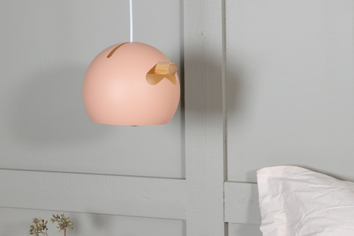 Tubbie Pendelleuchte in Altrosa präsentiert im Onlineshop von KAQTU Design AG. Pendelleuchte ist von Venture Home