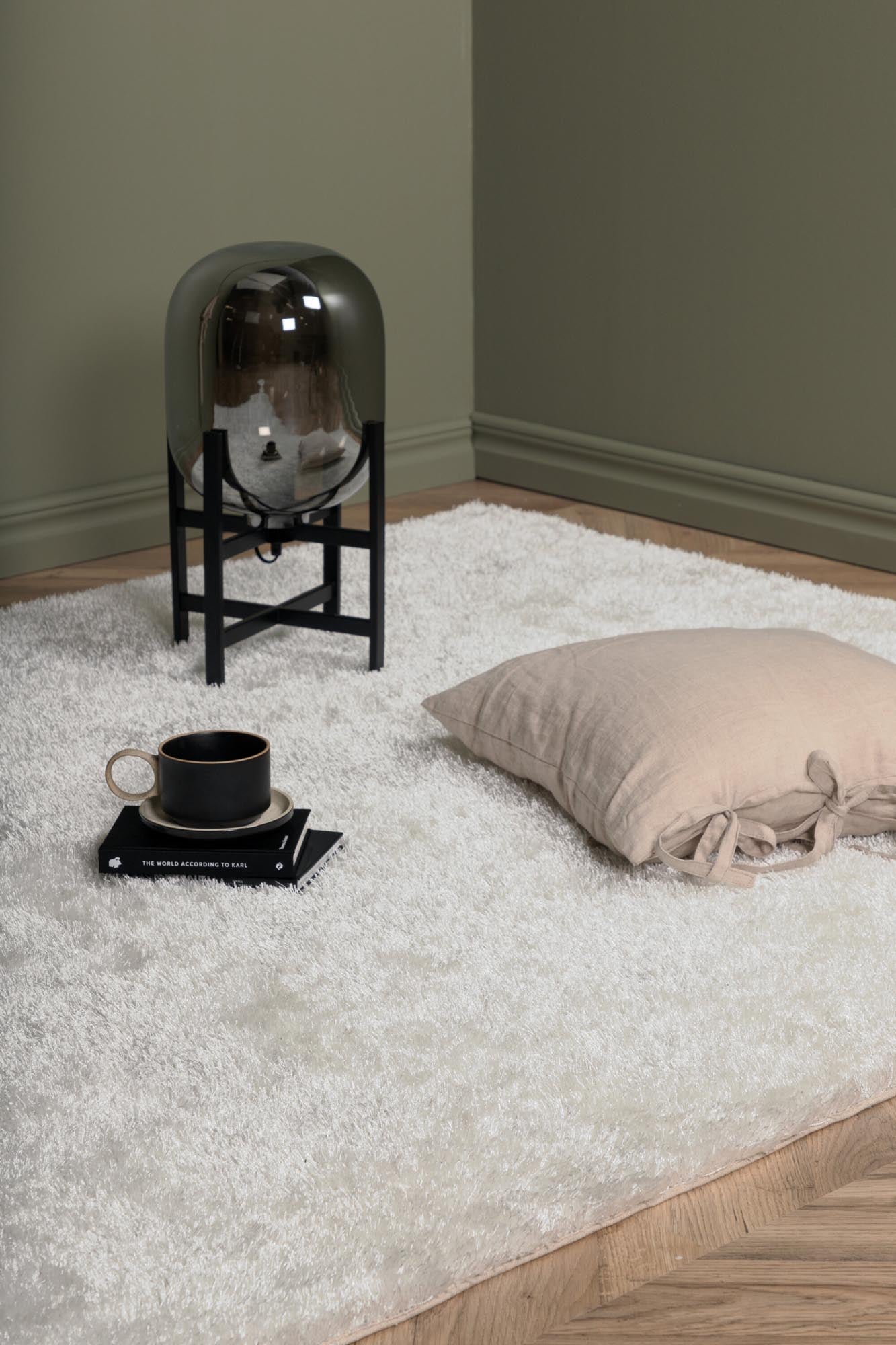 Mattis Teppich in Weiss präsentiert im Onlineshop von KAQTU Design AG. Teppich ist von Venture Home