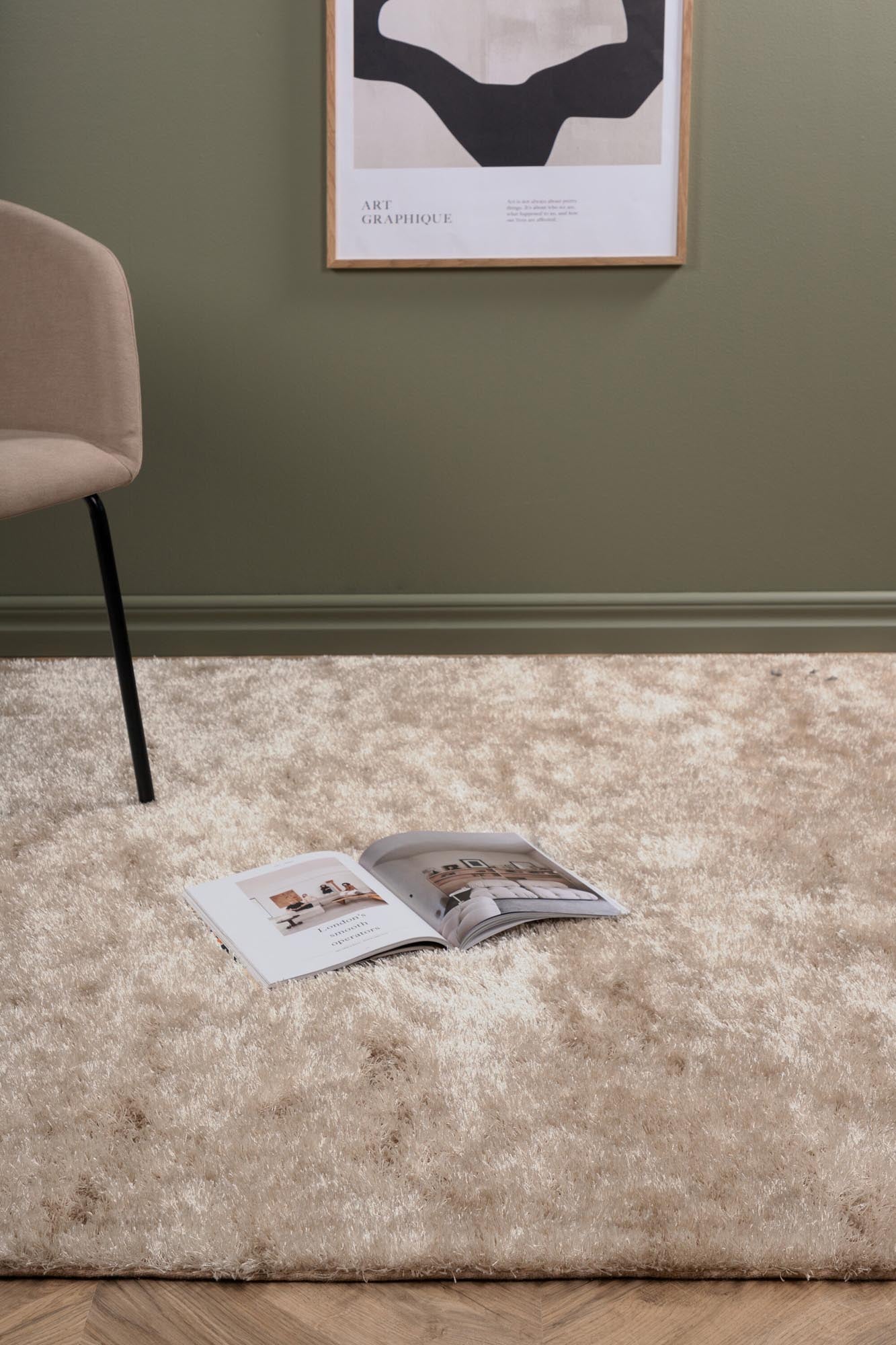 Mattis Teppich von Venture Home: Hochwertiger Polyester, elegantes Design und pflegeleicht – ideal für ein modernes Zuhause.