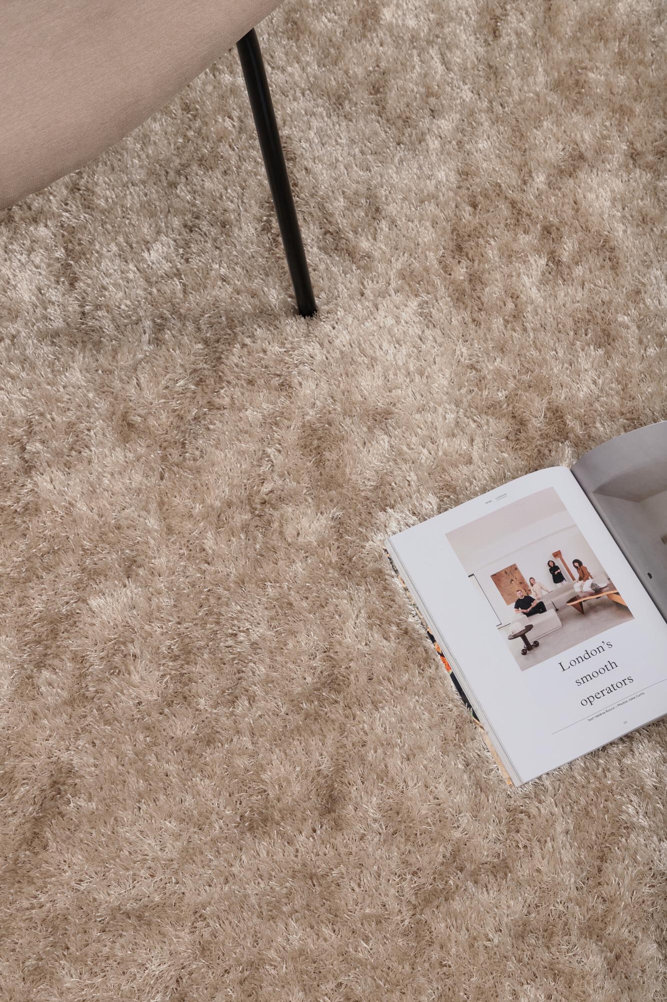 Mattis Teppich von Venture Home: Elegante, strapazierfähige Polyester-Oberfläche für Komfort und modernes Wohndesign.