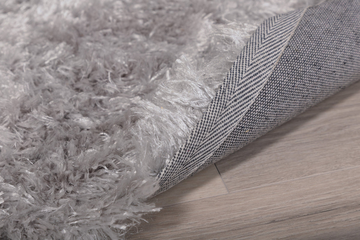Natta Teppich in Silber präsentiert im Onlineshop von KAQTU Design AG. Teppich ist von Venture Home