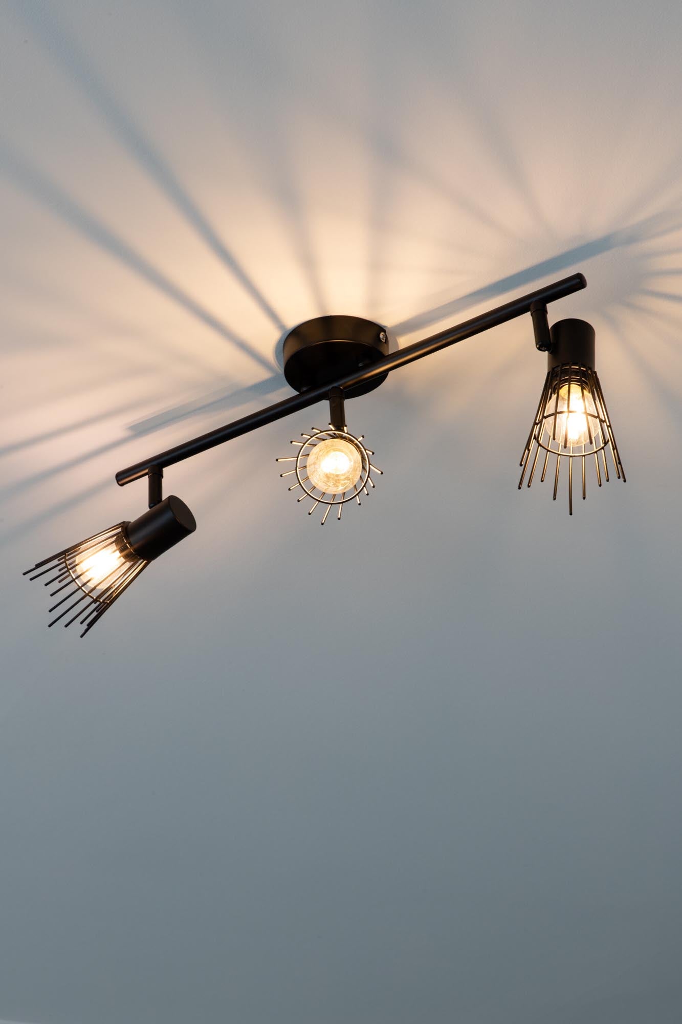Pico Wandleuchte in Schwarz präsentiert im Onlineshop von KAQTU Design AG. Wandleuchte ist von Venture Home