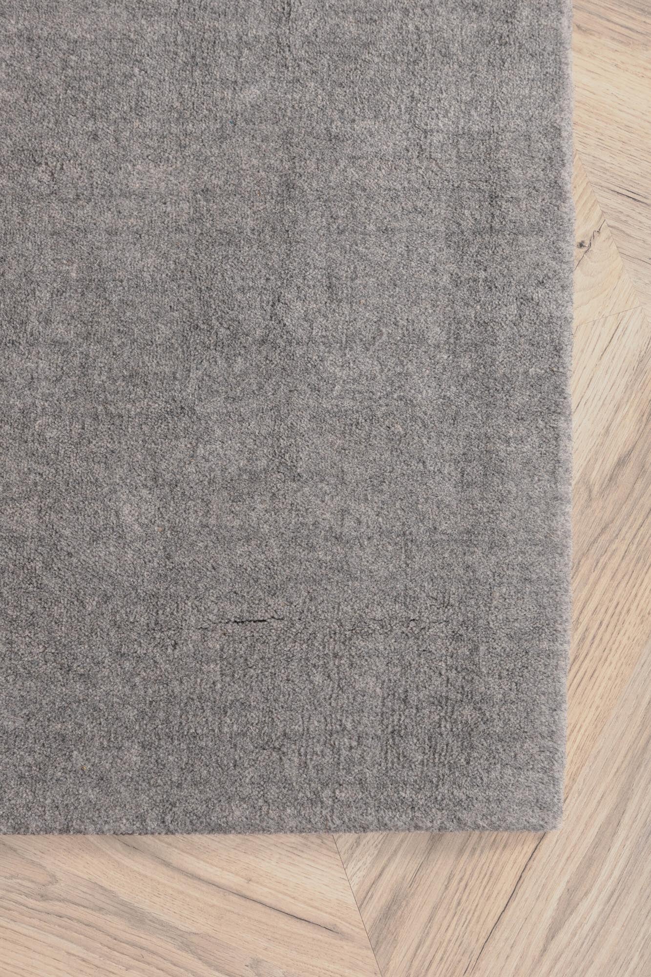 Ulla Teppich in Hellgrau präsentiert im Onlineshop von KAQTU Design AG. Teppich ist von Venture Home