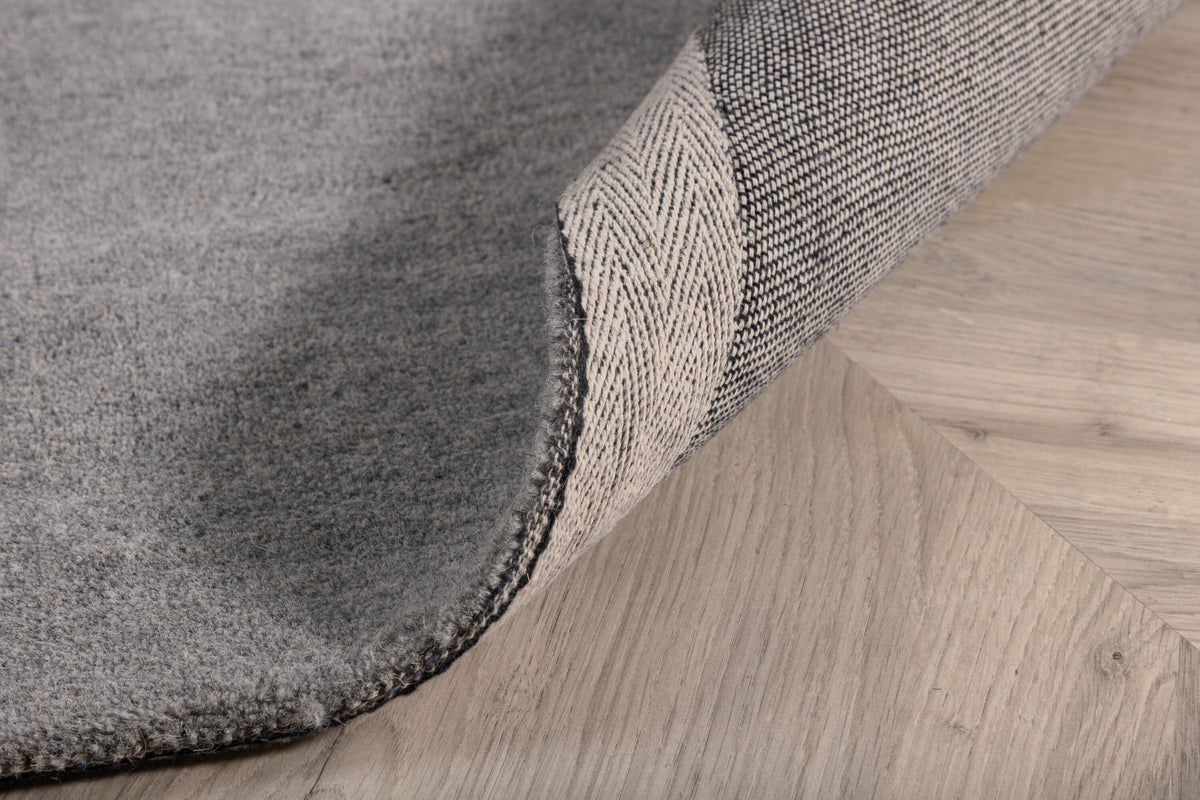 Ulla Teppich in Hellgrau präsentiert im Onlineshop von KAQTU Design AG. Teppich ist von Venture Home
