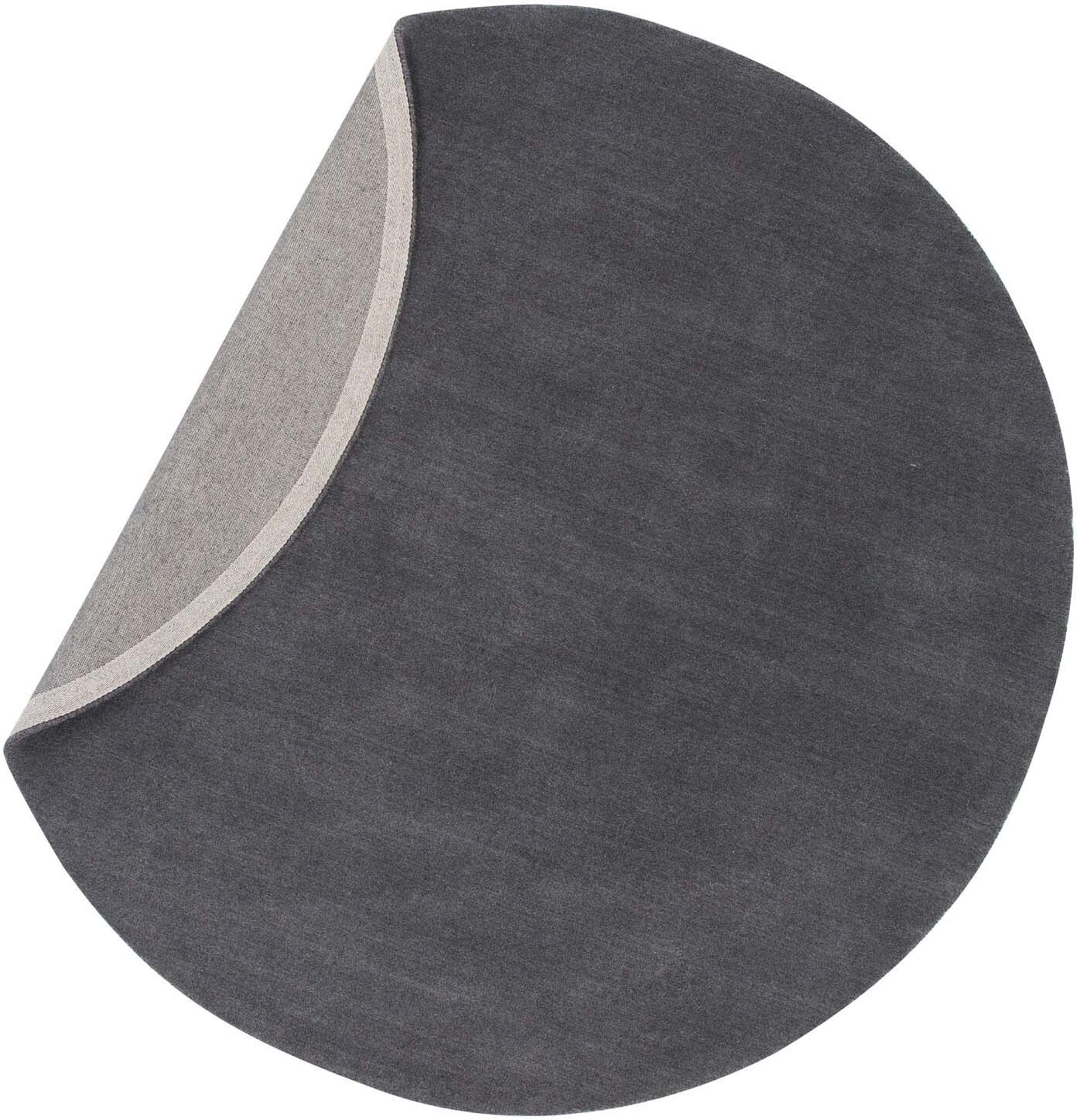 Ulla Teppich in Dunkelgrau präsentiert im Onlineshop von KAQTU Design AG. Teppich ist von Venture Home