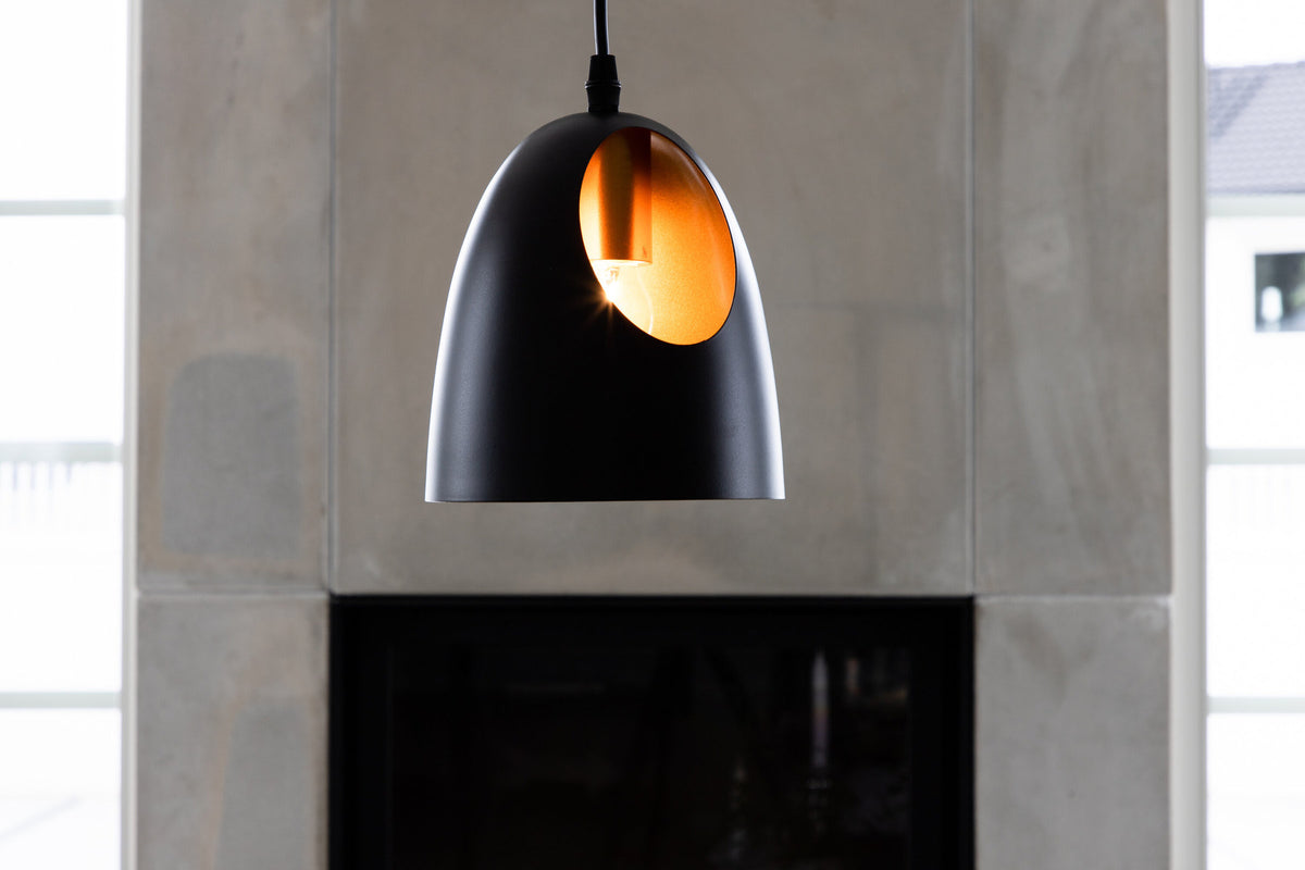 Elda Pendelleuchte in Schwarz präsentiert im Onlineshop von KAQTU Design AG. Pendelleuchte ist von Venture Home