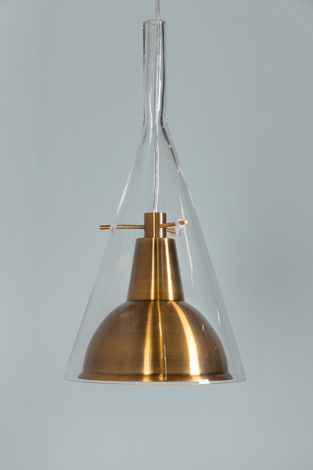 Sirius Pendelleuchte: Zeitloses Design für stilvolle Raumakzente.