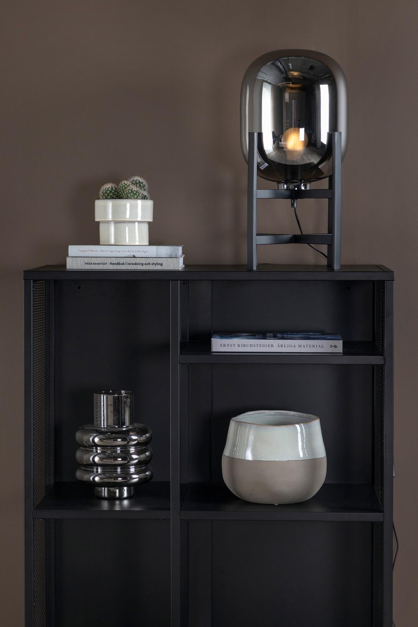 Altair Tischleuchte in Schwarz präsentiert im Onlineshop von KAQTU Design AG. Tischleuchte ist von Venture Home