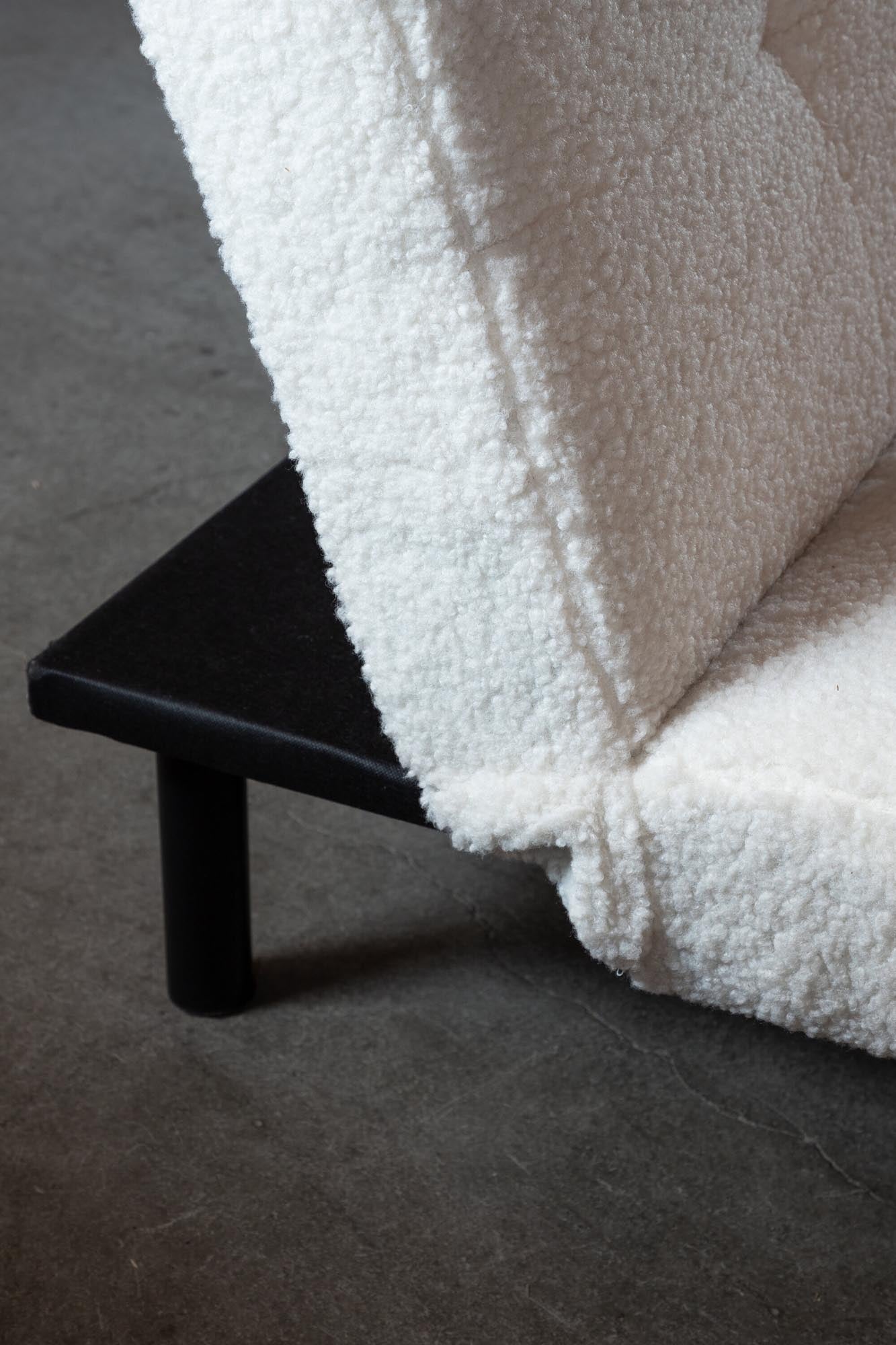 Bodil Sofa in Weiss präsentiert im Onlineshop von KAQTU Design AG. Bettsofa ist von Venture Home
