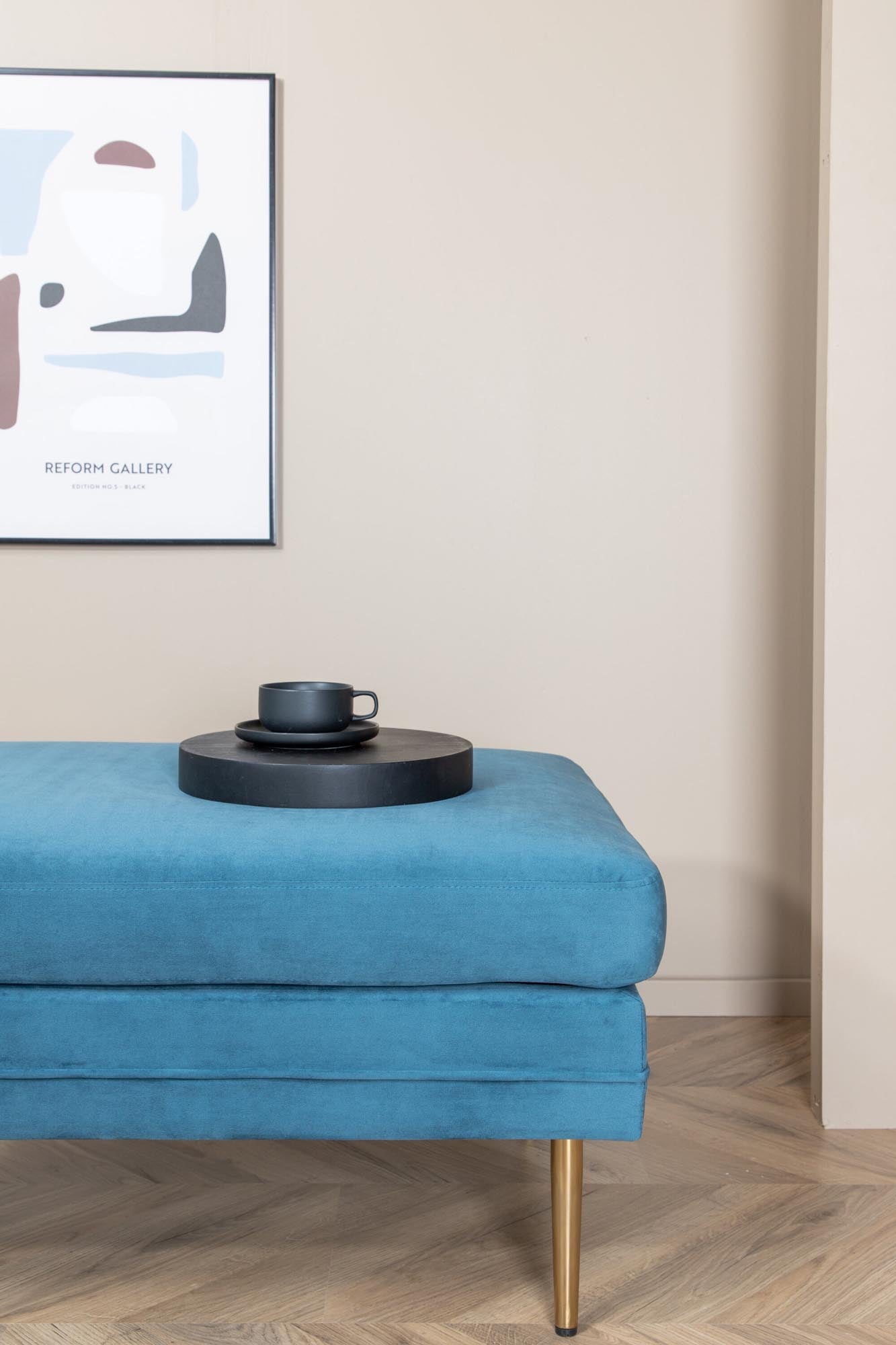 Boom Ottoman / Pouf in Blau präsentiert im Onlineshop von KAQTU Design AG. Ottoman ist von Venture Home