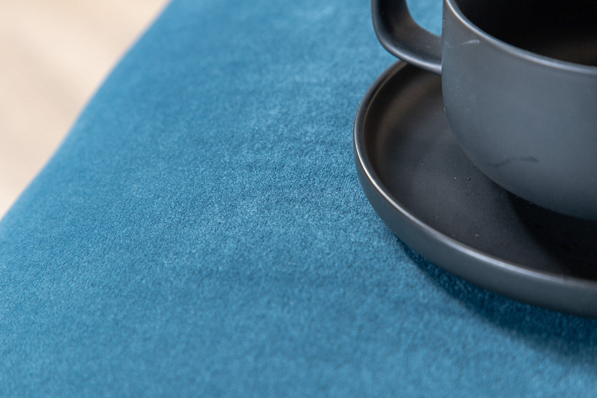 Boom Ottoman / Pouf in Blau präsentiert im Onlineshop von KAQTU Design AG. Ottoman ist von Venture Home