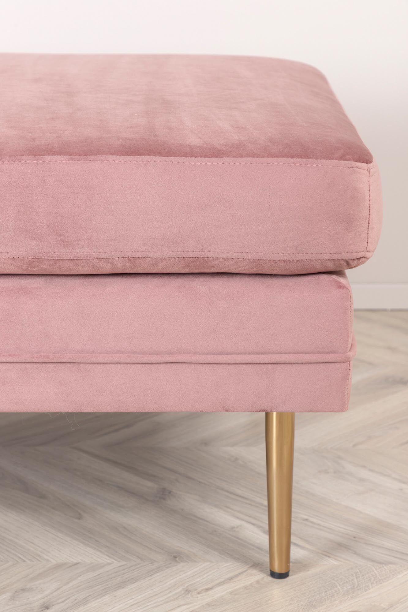 Boom Ottoman / Pouf in Rosa präsentiert im Onlineshop von KAQTU Design AG. Ottoman ist von Venture Home