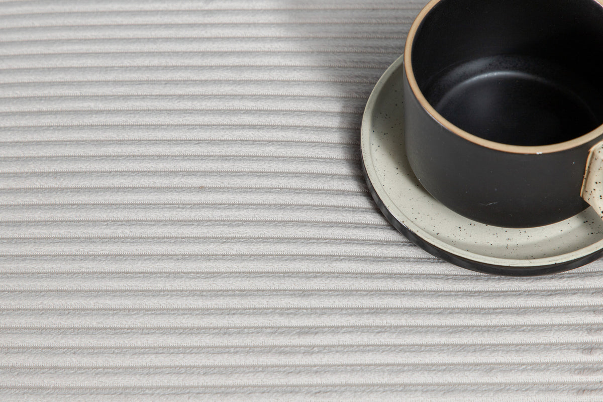 Boom Ottoman / Pouf in Beige präsentiert im Onlineshop von KAQTU Design AG. Ottoman ist von Venture Home