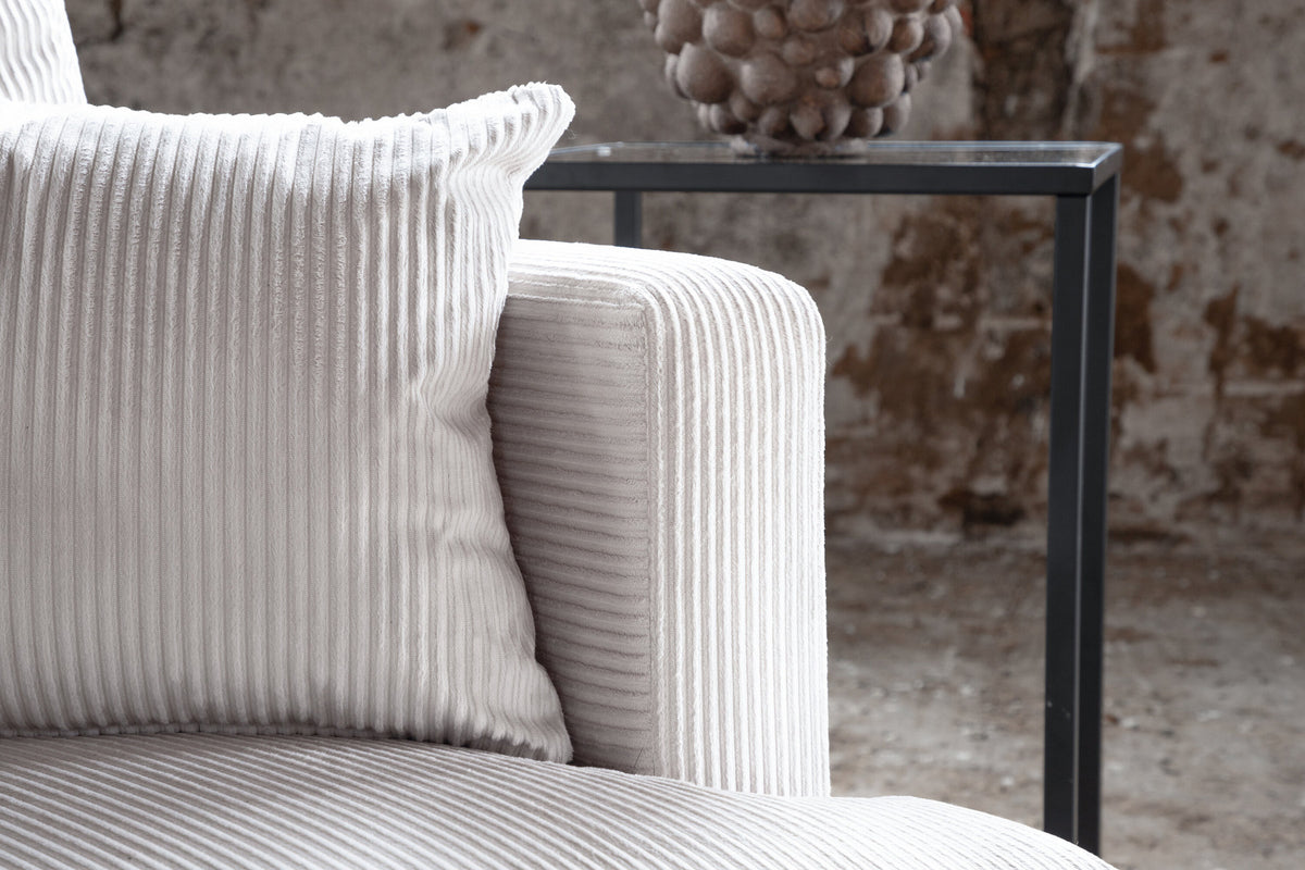 Sofia Sessel in Beige präsentiert im Onlineshop von KAQTU Design AG. Sessel mit Armlehnen ist von Venture Home