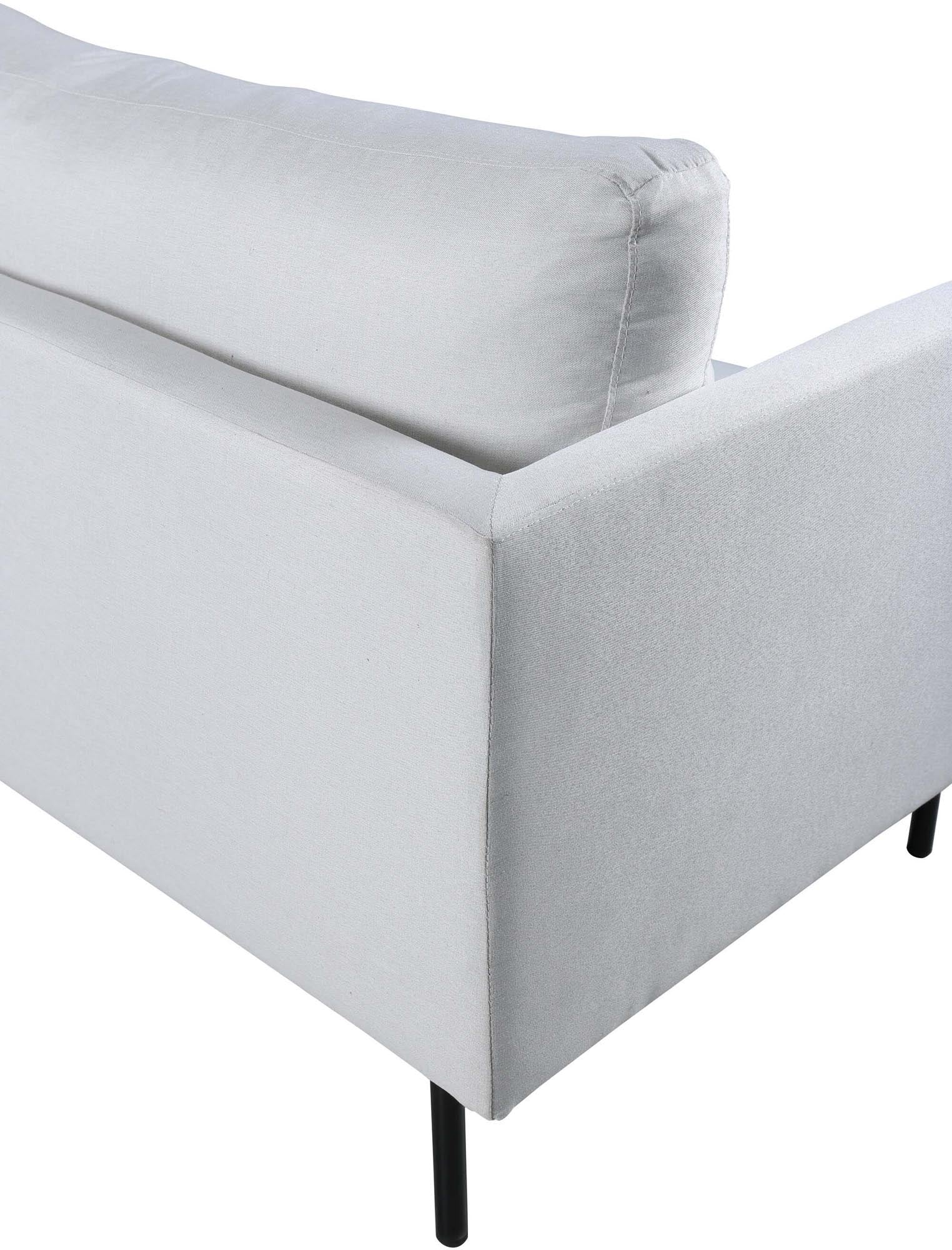 Luxuriöses Samtsofa in Hellbeige, skandinavisches Design, stabil und pflegeleicht, ideal für stilvolle Wohnräume.