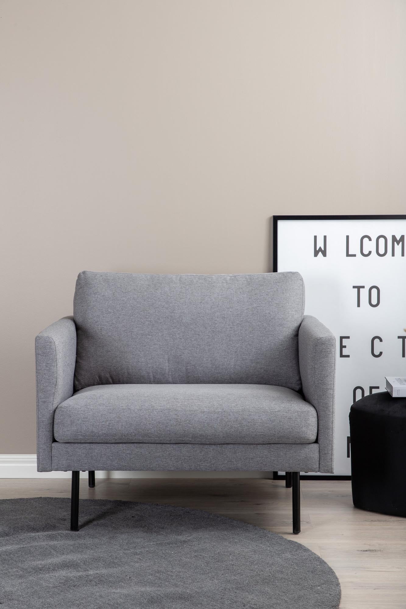 Zoom Sessel in Grau präsentiert im Onlineshop von KAQTU Design AG. Sessel mit Armlehnen ist von Venture Home