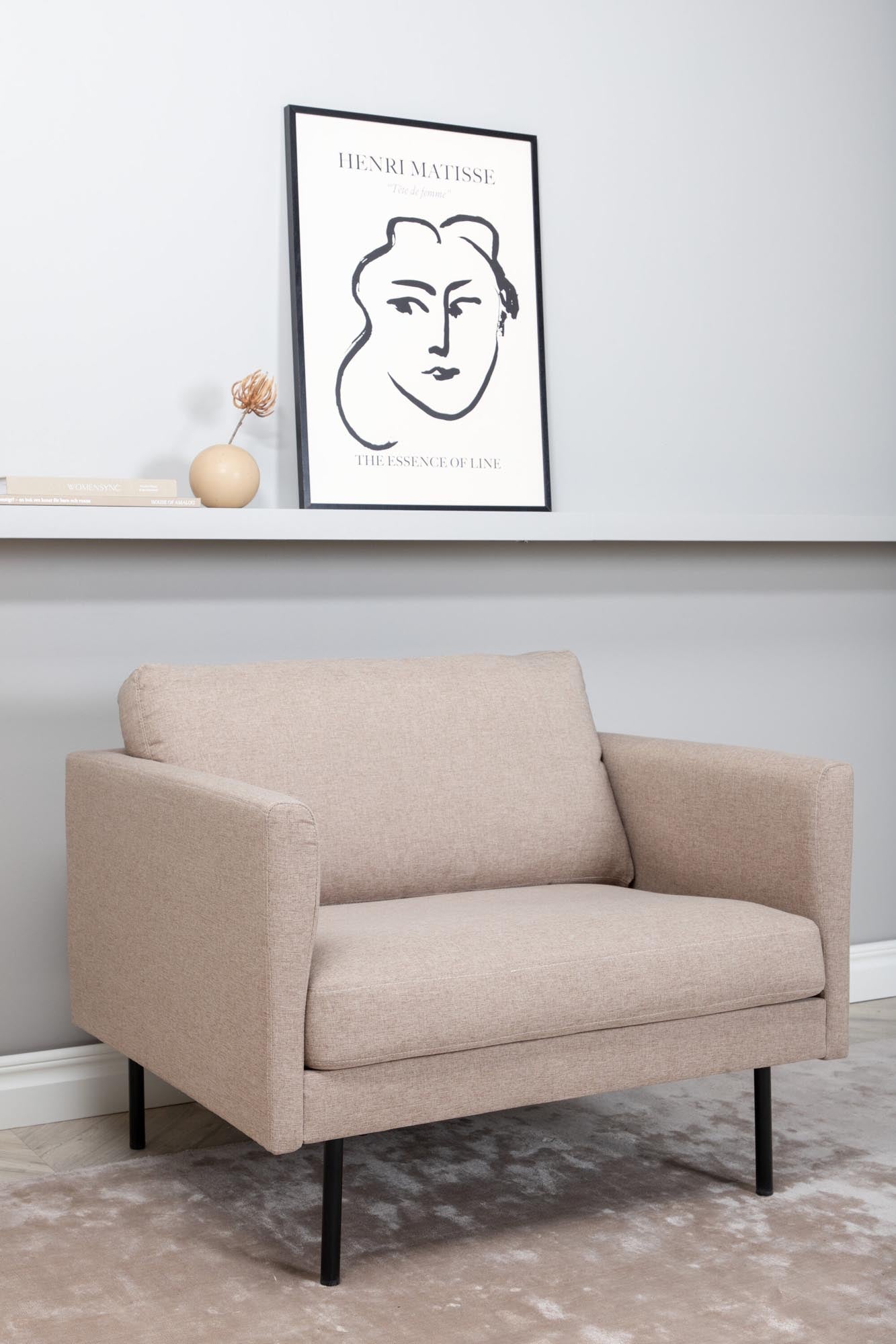 Zoom Sessel in Beige präsentiert im Onlineshop von KAQTU Design AG. Sessel mit Armlehnen ist von Venture Home