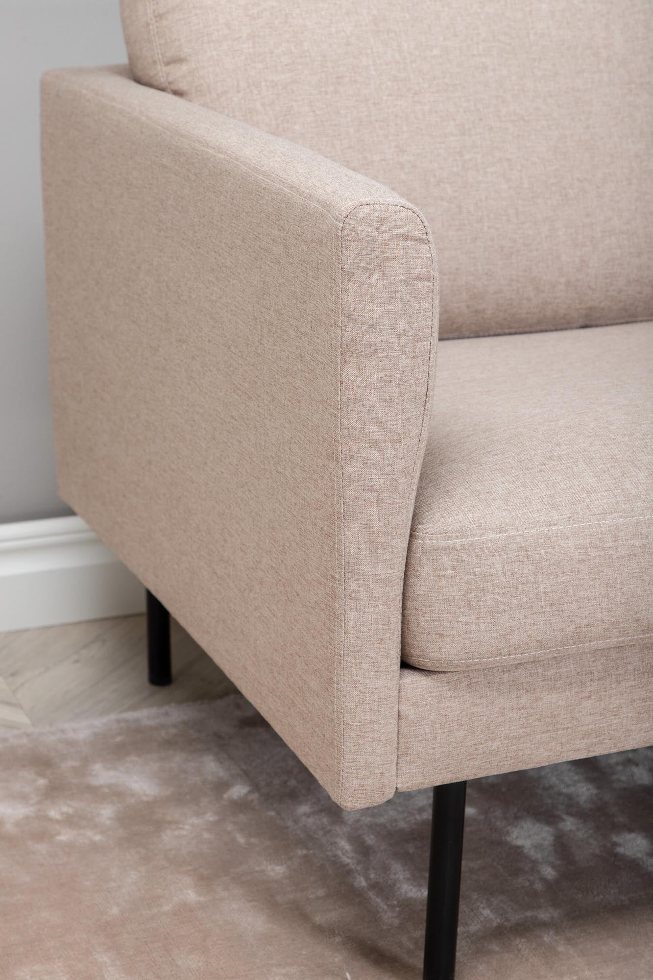 Zoom Sessel in Beige präsentiert im Onlineshop von KAQTU Design AG. Sessel mit Armlehnen ist von Venture Home