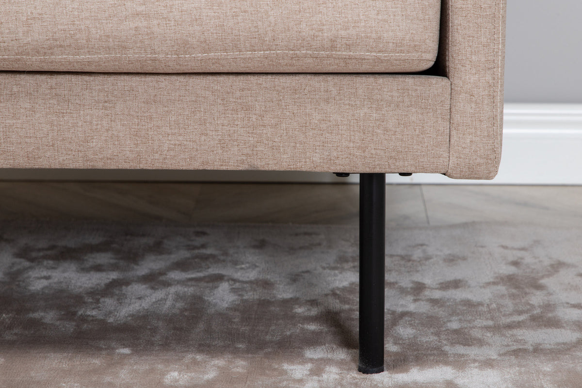 Zoom Sessel in Beige präsentiert im Onlineshop von KAQTU Design AG. Sessel mit Armlehnen ist von Venture Home