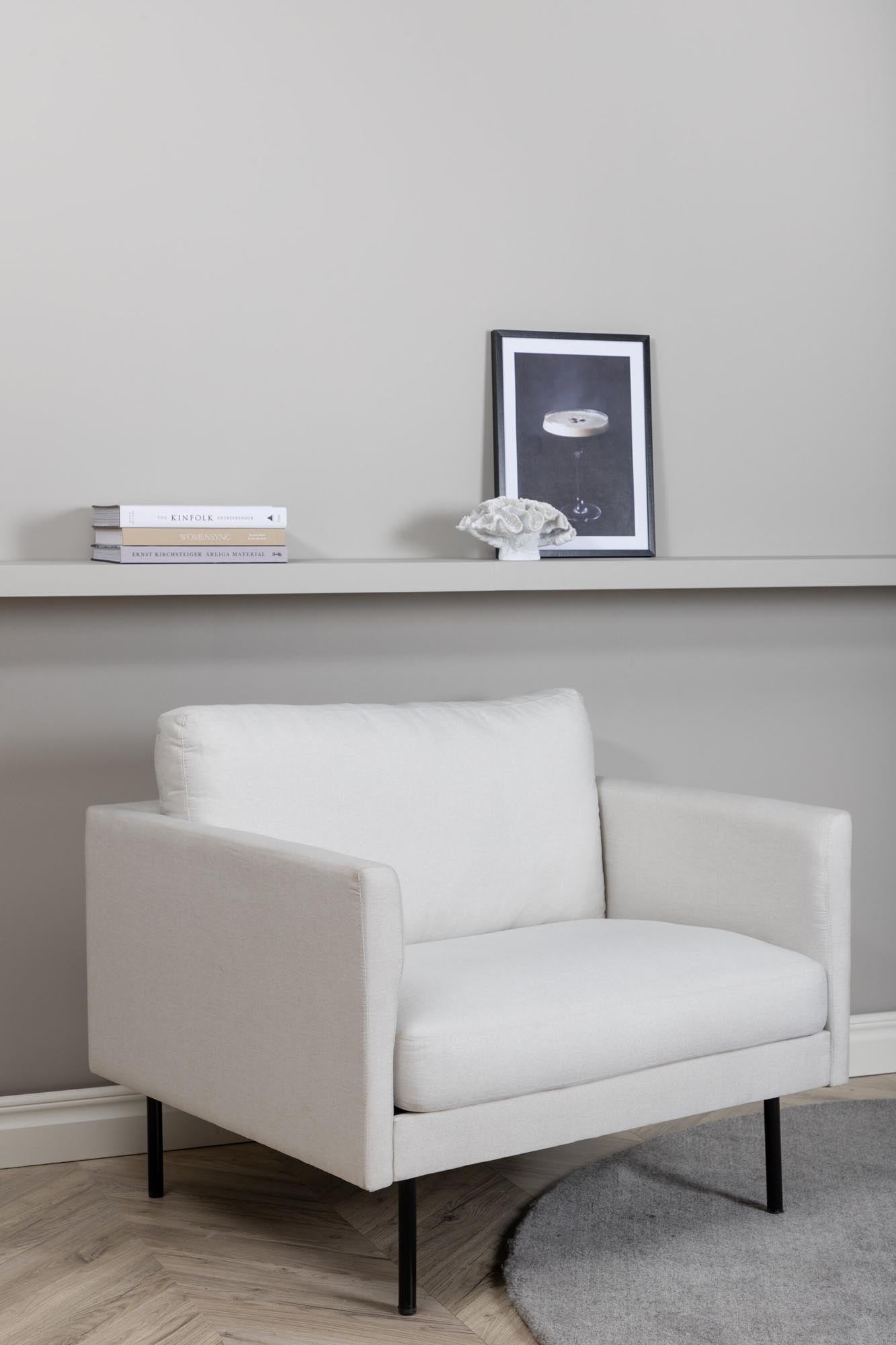 Zoom Sessel in Hell beige präsentiert im Onlineshop von KAQTU Design AG. Sessel mit Armlehnen ist von Venture Home