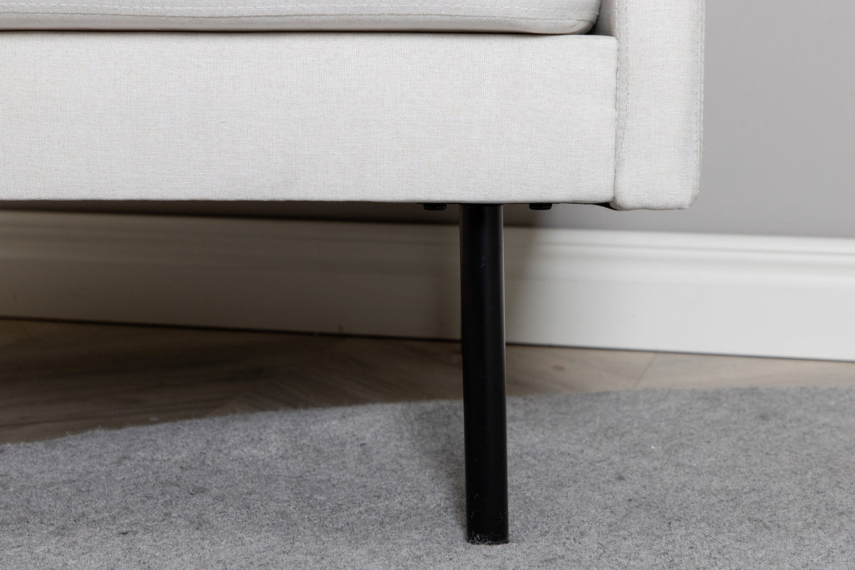 Zoom Sessel in Hell beige präsentiert im Onlineshop von KAQTU Design AG. Sessel mit Armlehnen ist von Venture Home