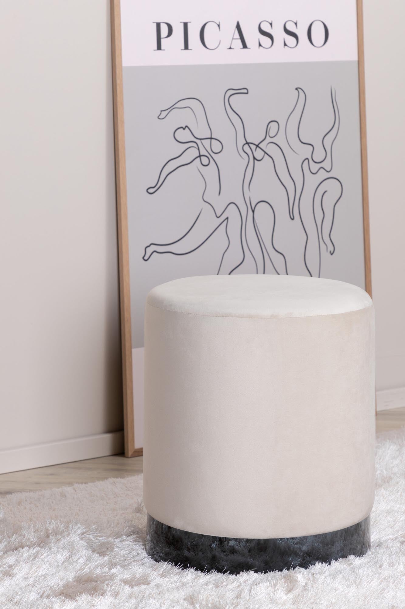 Vielseitiger Benji Ottoman in luxuriösem Teddystoff – Ideal als Sitzgelegenheit oder dekoratives Element für Ihr Zuhause.