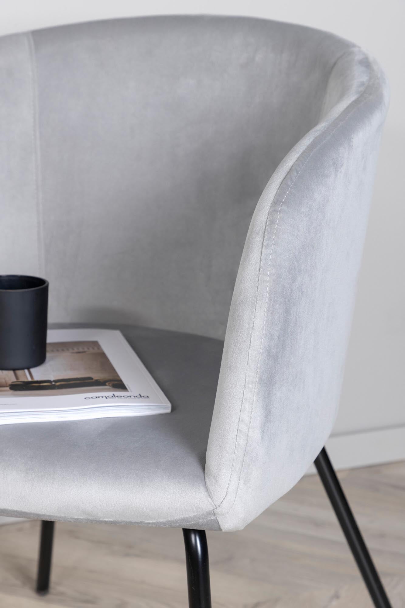 Berit Stuhl in Grau präsentiert im Onlineshop von KAQTU Design AG. Schalenstuhl mit Armlehne ist von Venture Home