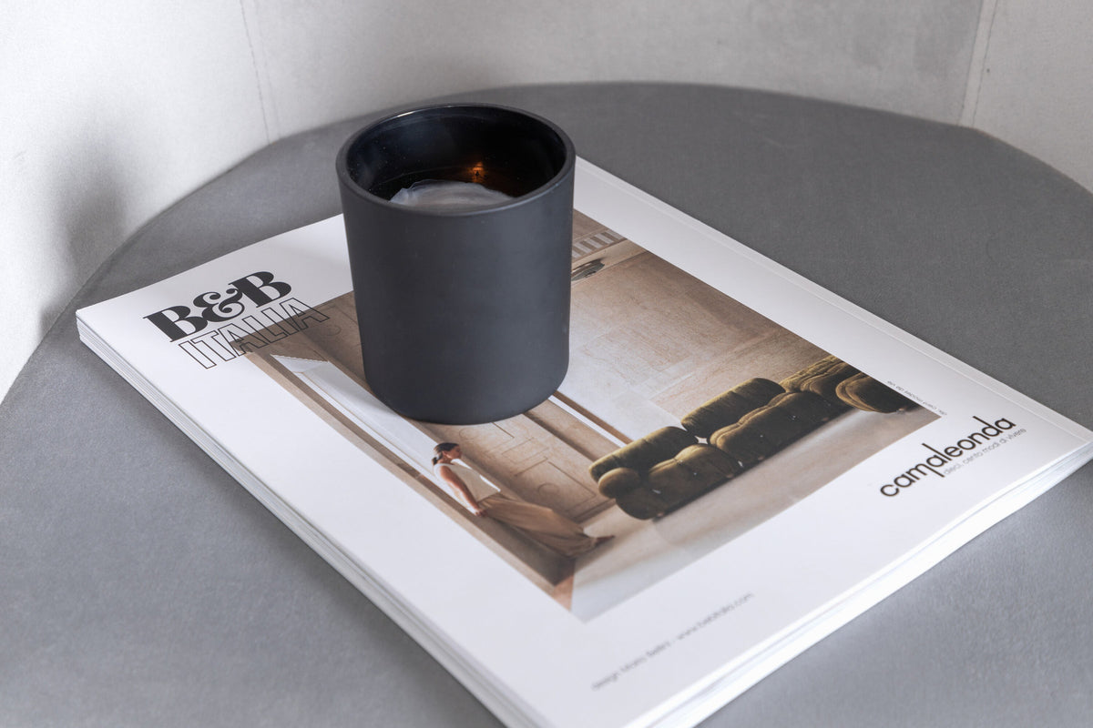Berit Stuhl in Grau präsentiert im Onlineshop von KAQTU Design AG. Stuhl mit Armlehne ist von Venture Home