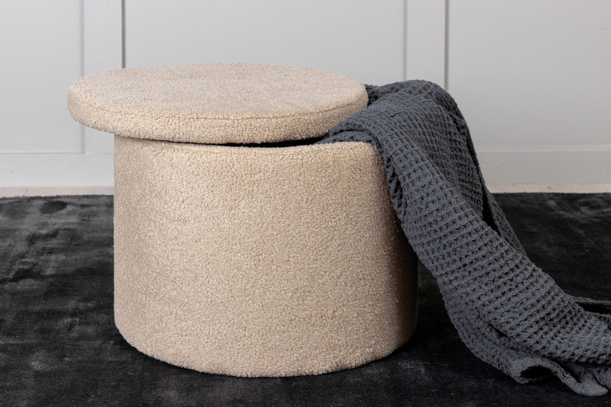 Dunken Ottoman / Pouf in Beige präsentiert im Onlineshop von KAQTU Design AG. Pouf ist von Venture Home