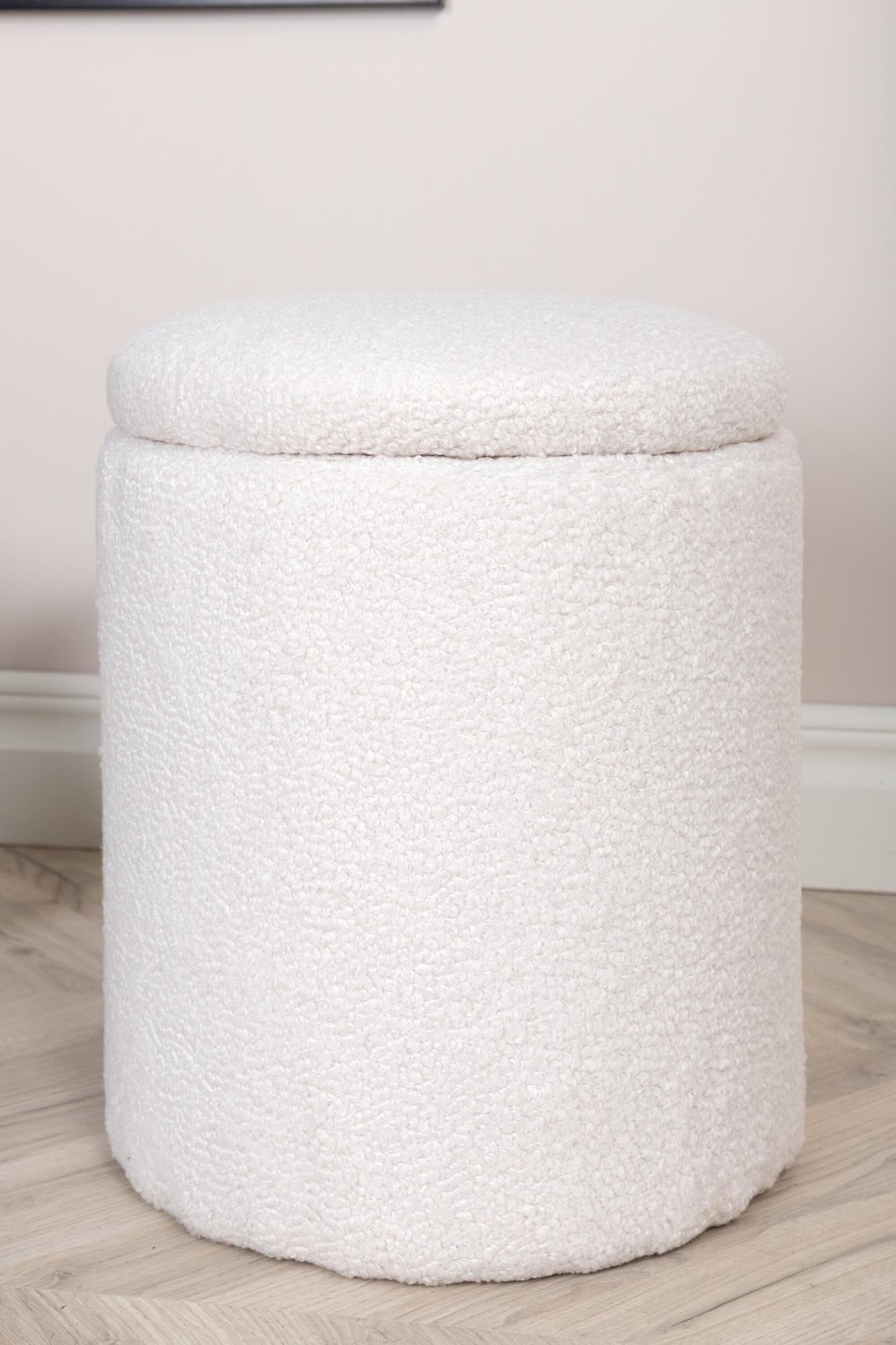 Limpen Ottoman / Pouf in Weiss präsentiert im Onlineshop von KAQTU Design AG. Pouf ist von Venture Home