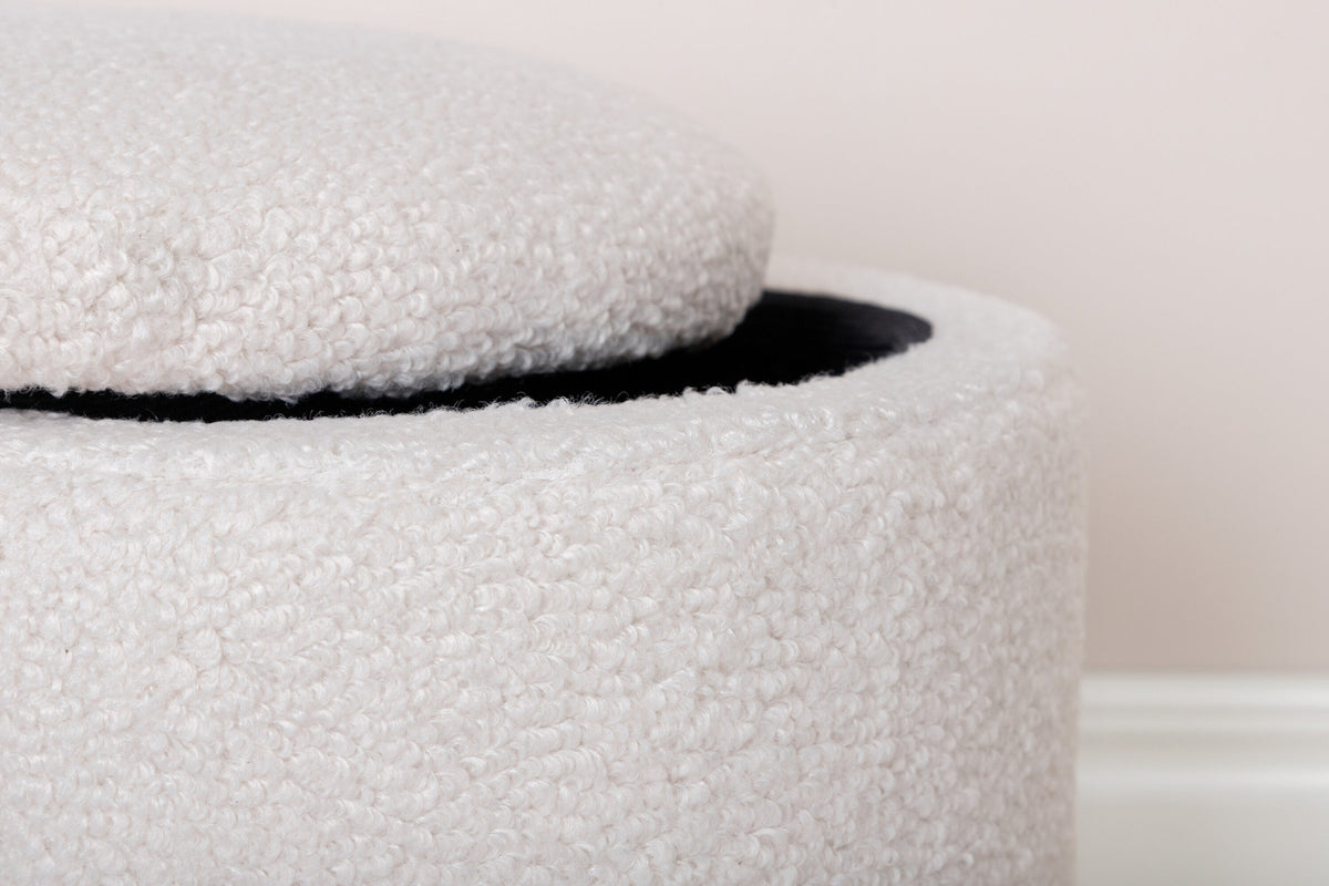 Limpen Ottoman / Pouf in Weiss präsentiert im Onlineshop von KAQTU Design AG. Pouf ist von Venture Home