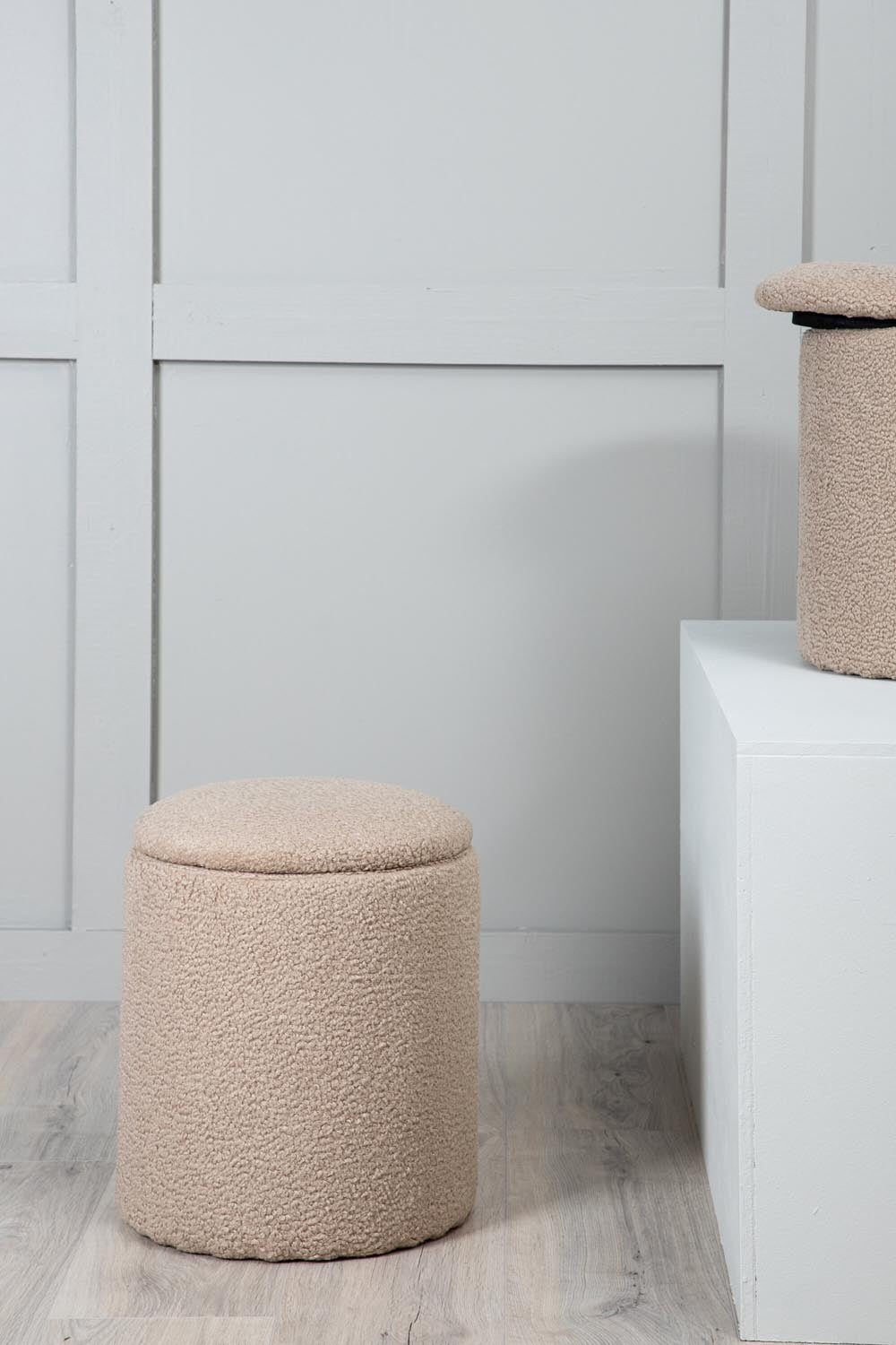 Limpen Ottoman / Pouf in Beige präsentiert im Onlineshop von KAQTU Design AG. Pouf ist von Venture Home