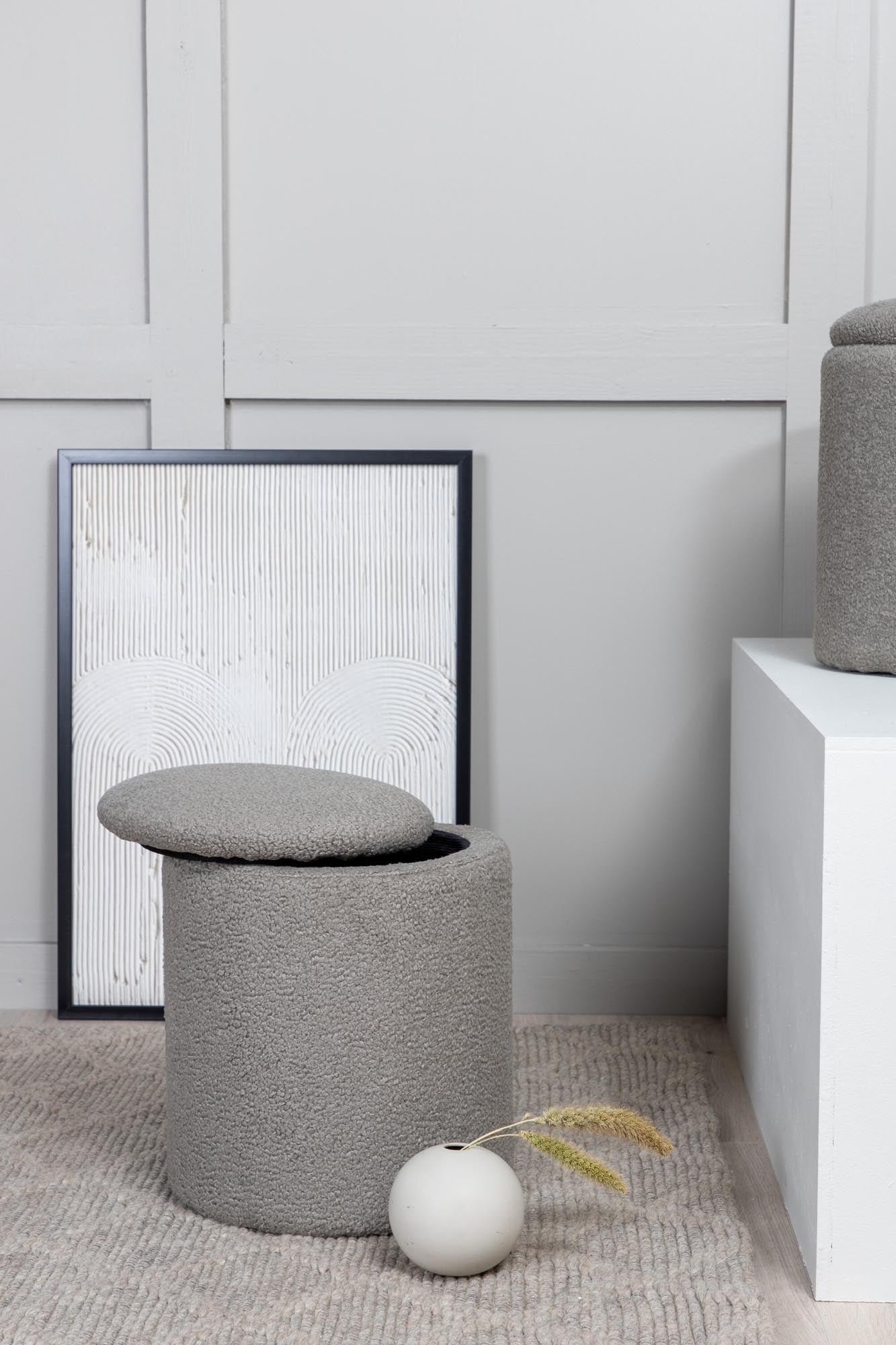Limpen Ottoman / Pouf in Grau präsentiert im Onlineshop von KAQTU Design AG. Pouf ist von Venture Home