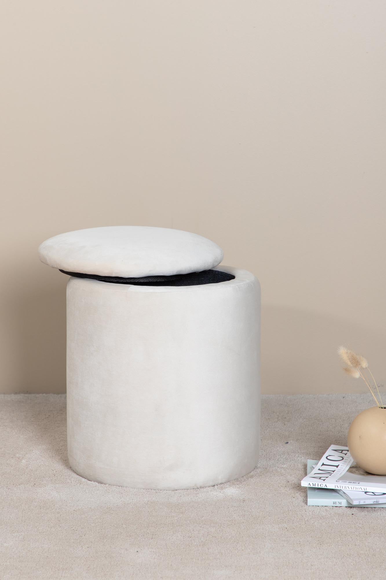 Limpen Ottoman / Pouf in Weiss präsentiert im Onlineshop von KAQTU Design AG. Pouf ist von Venture Home