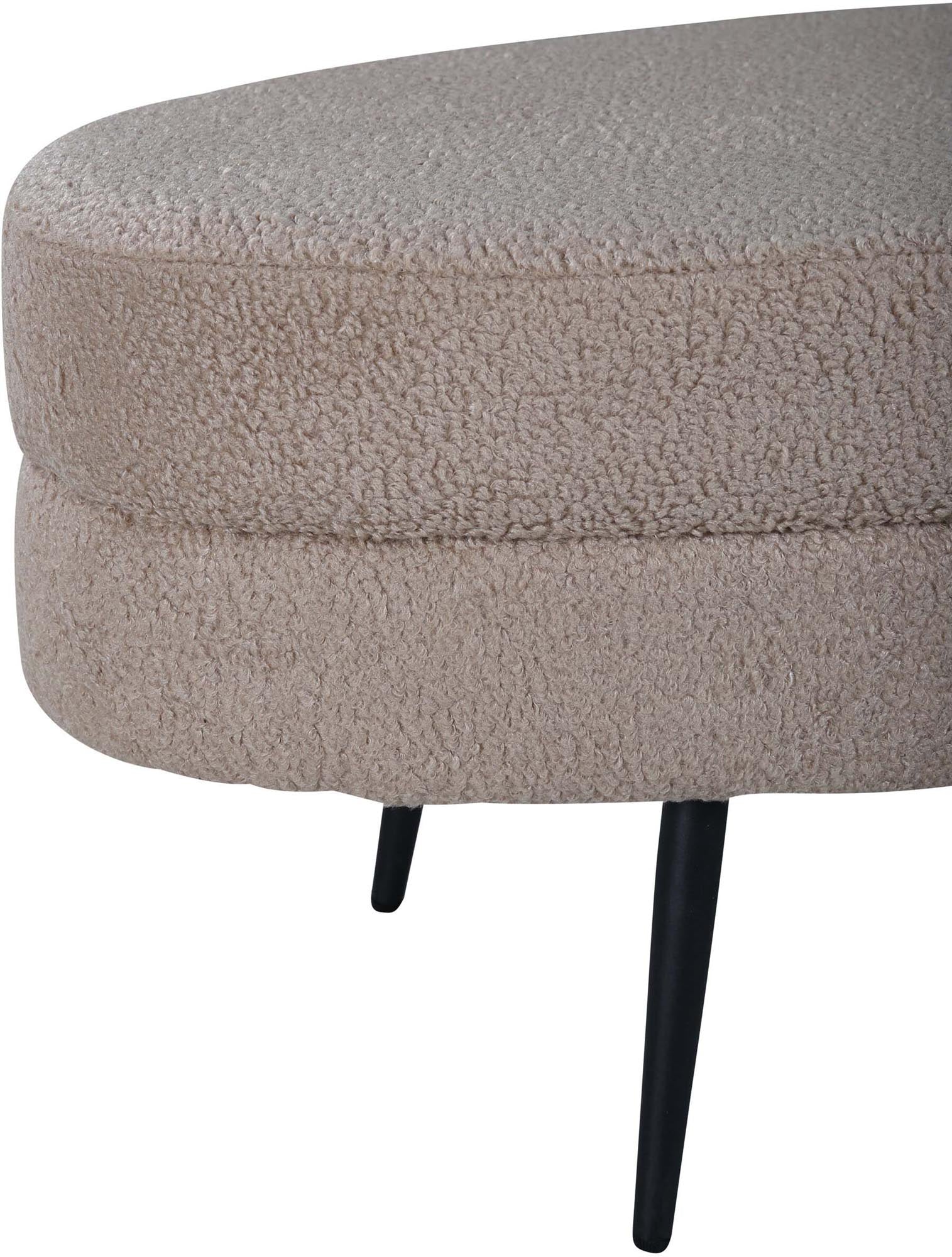 Stilvoller Otto Ottoman von Venture Home: Beige, oval und vielseitig – ideal als Sitzgelegenheit oder Ablage in jedem Raum.