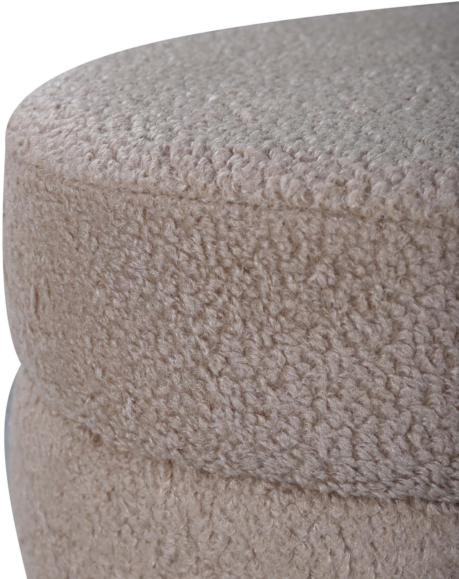 Otto Ottoman / Pouf in Beige präsentiert im Onlineshop von KAQTU Design AG. Ottoman ist von Venture Home
