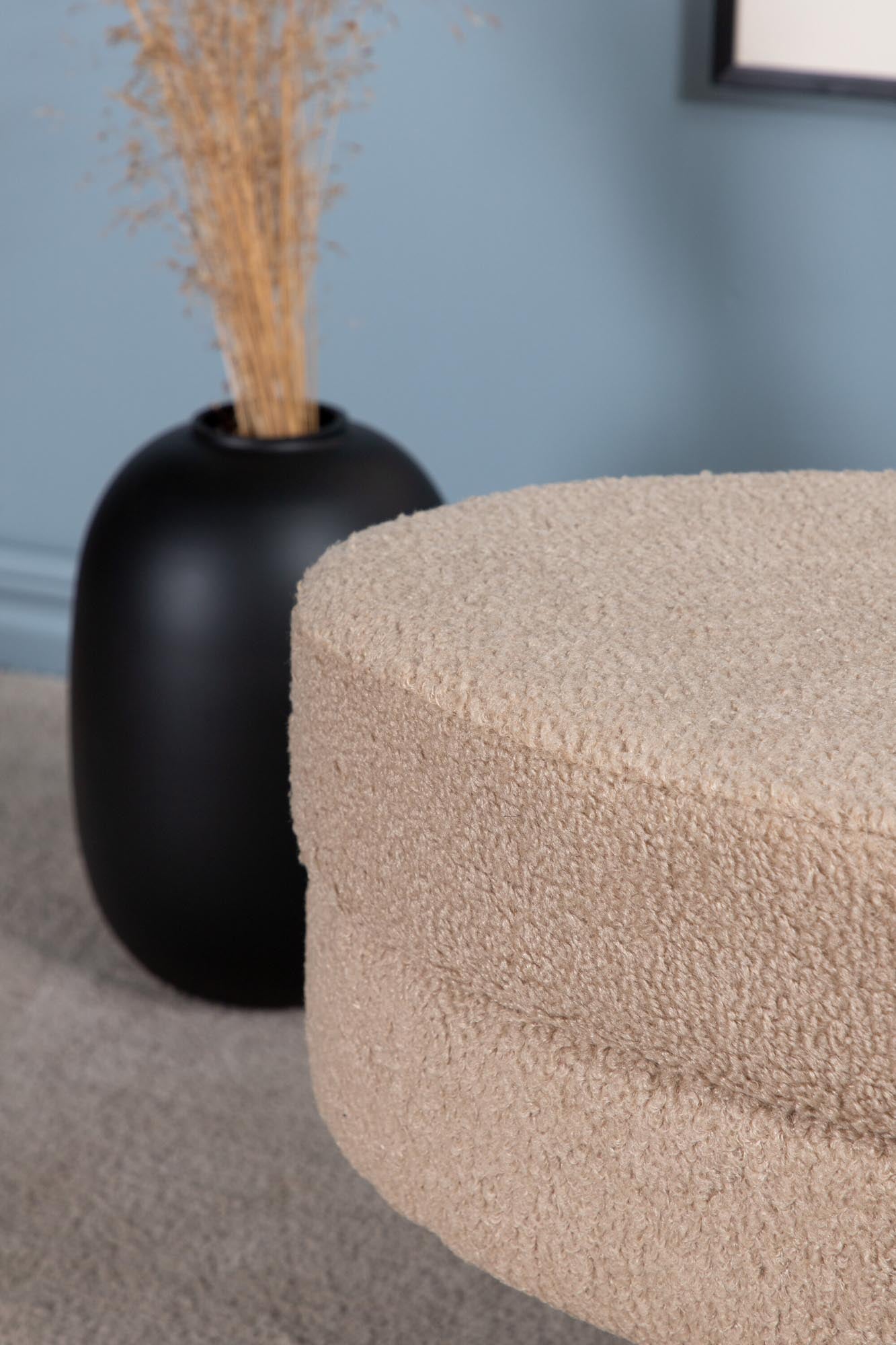 Otto Ottoman / Pouf in Beige präsentiert im Onlineshop von KAQTU Design AG. Ottoman ist von Venture Home