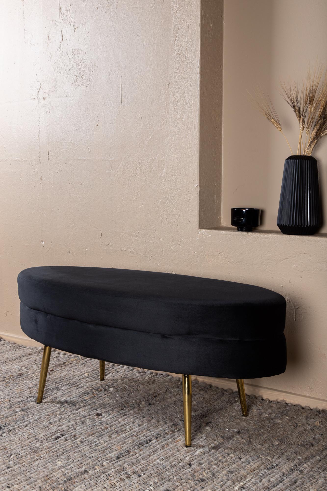 Otto Ottoman / Pouf in Schwarz präsentiert im Onlineshop von KAQTU Design AG. Ottoman ist von Venture Home