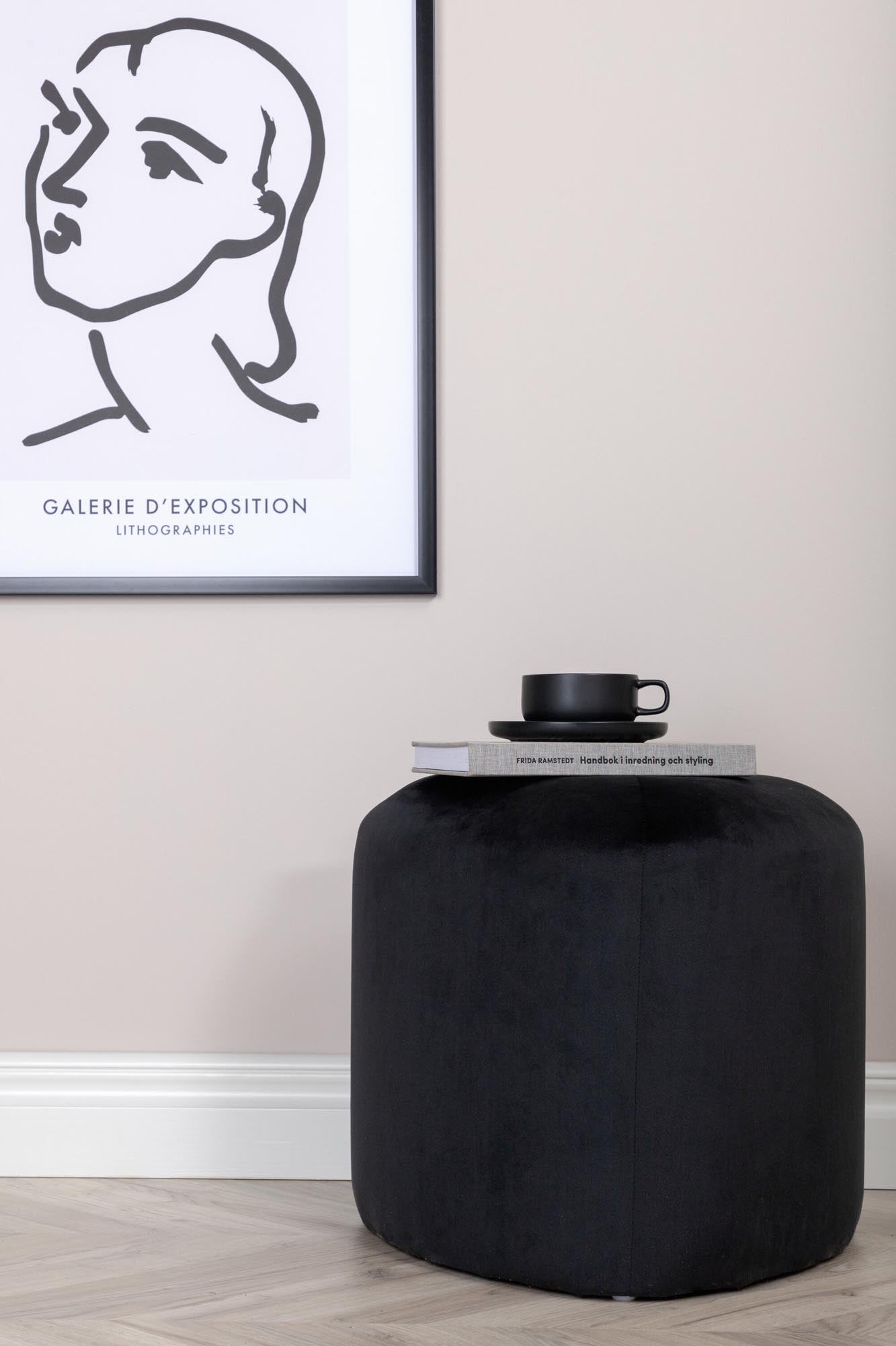 Peg Ottoman / Pouf in Schwarz präsentiert im Onlineshop von KAQTU Design AG. Pouf ist von Venture Home