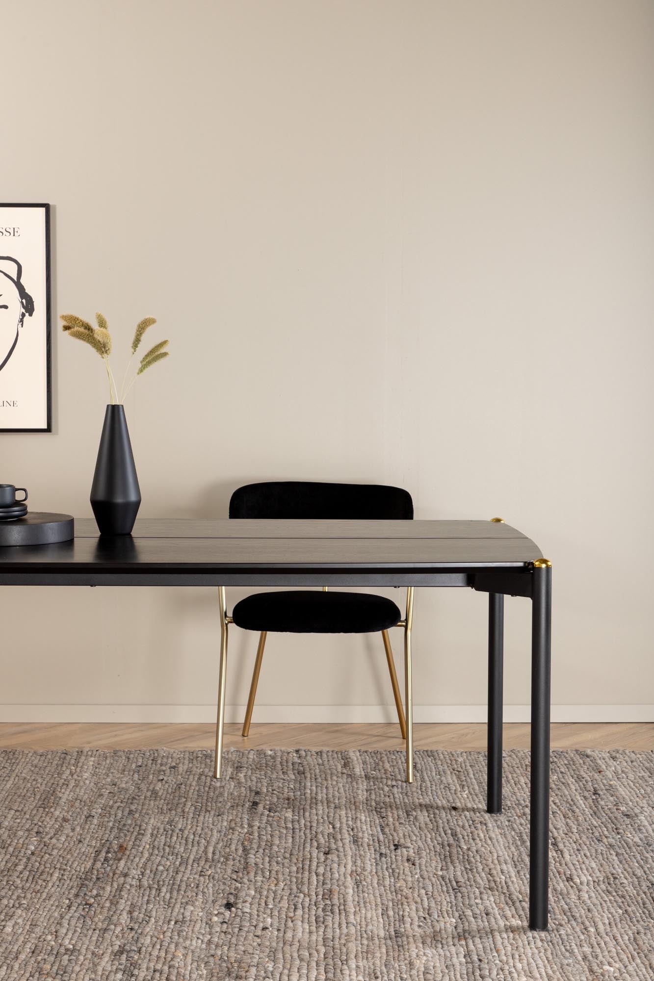 Pelle Esstisch in Schwarz präsentiert im Onlineshop von KAQTU Design AG. Esstisch ist von Venture Home