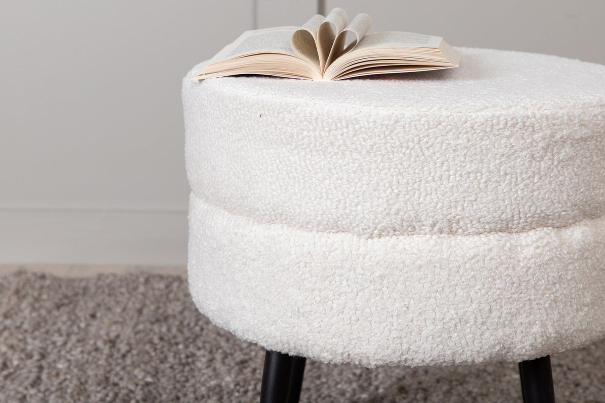 Pot Ottoman / Pouf in Weiss präsentiert im Onlineshop von KAQTU Design AG. Pouf ist von Venture Home