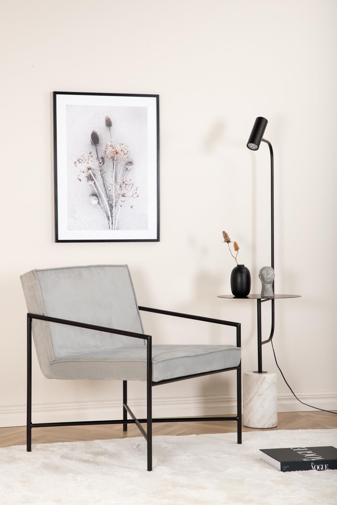 Rakel Sessel von Venture Home: Moderner Komfort in skandinavischem Design mit kuscheligem Teddy-Stoff und robustem Metallgestell.