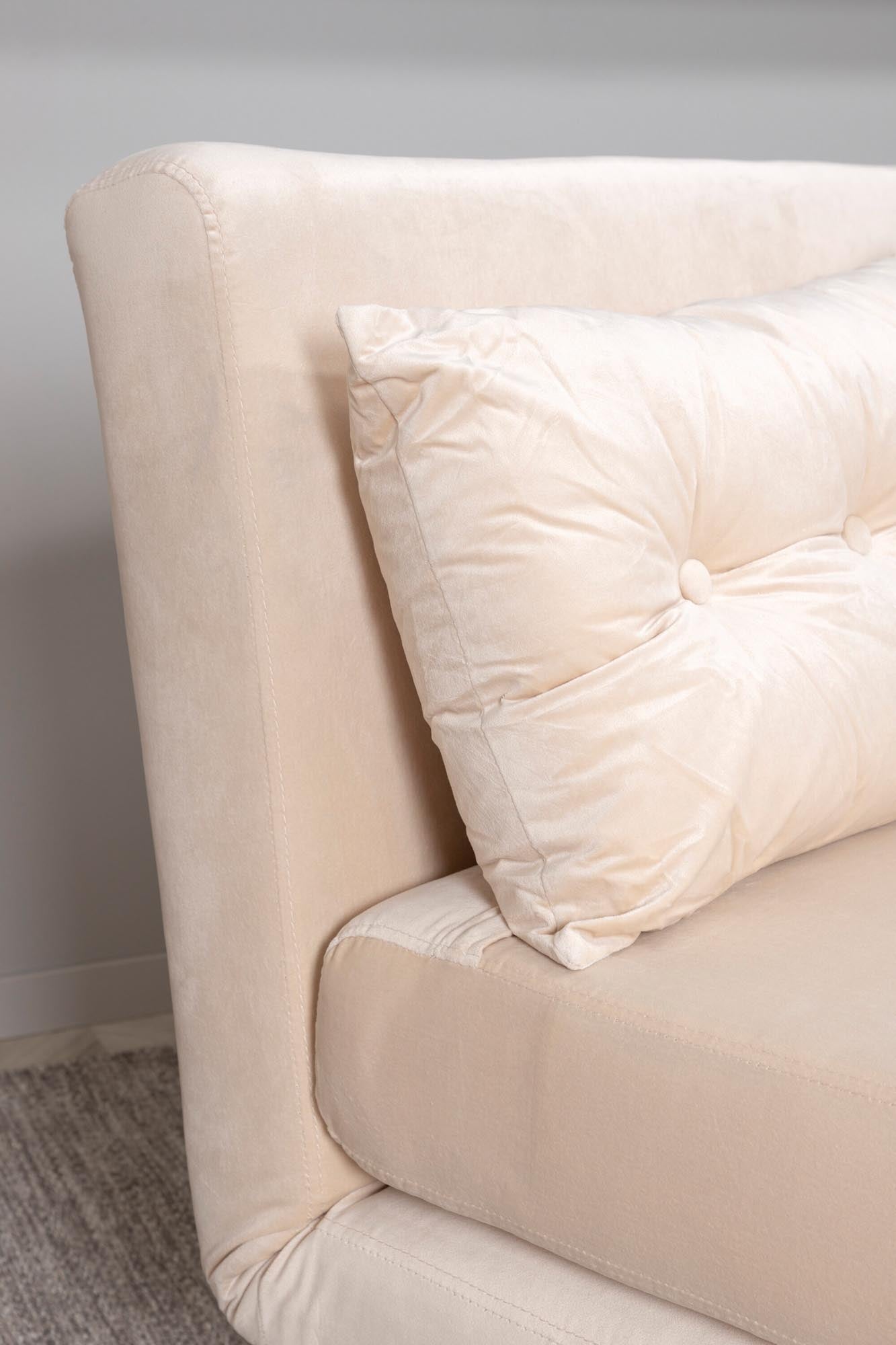 Vicky Bettsofa von Venture Home: Elegantes, wandelbares Sofa mit edlem Samtbezug, perfekt für stilvolle Wohnräume und Übernachtungsgäste.