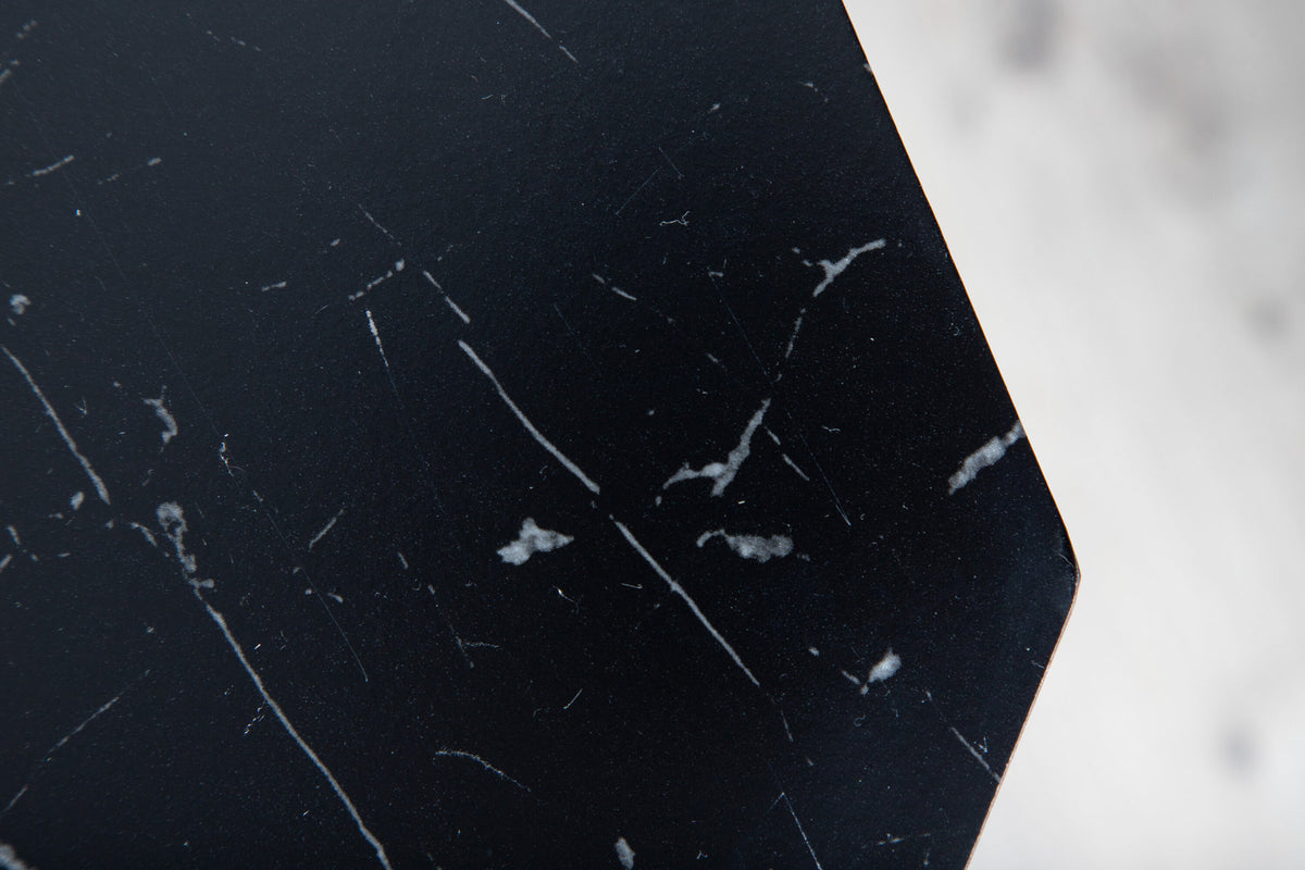 Marbs Tisch in Schwarz präsentiert im Onlineshop von KAQTU Design AG. Esstisch ist von Venture Home