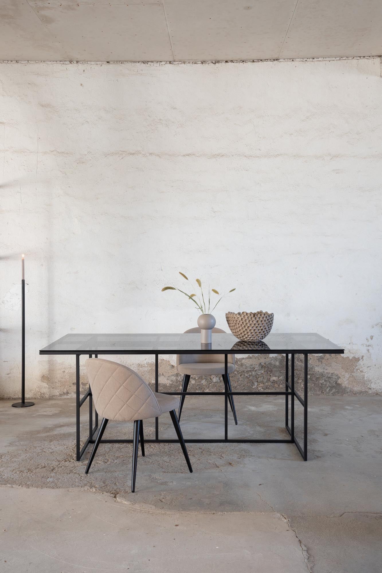 Leif Tisch in Schwarz präsentiert im Onlineshop von KAQTU Design AG. Esstisch ist von Venture Home