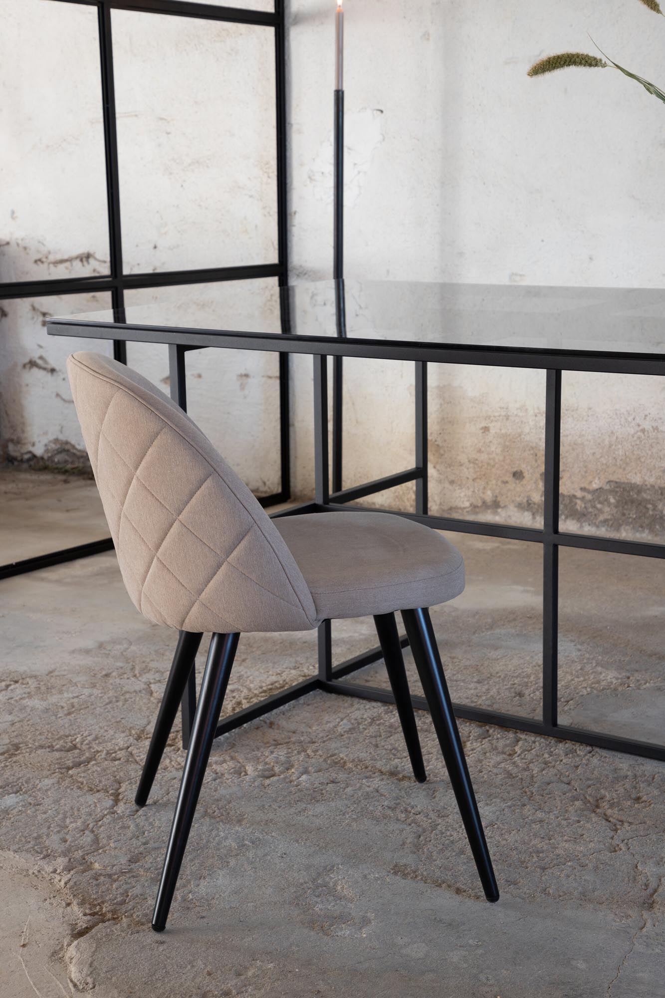 Leif Tisch in Schwarz präsentiert im Onlineshop von KAQTU Design AG. Esstisch ist von Venture Home