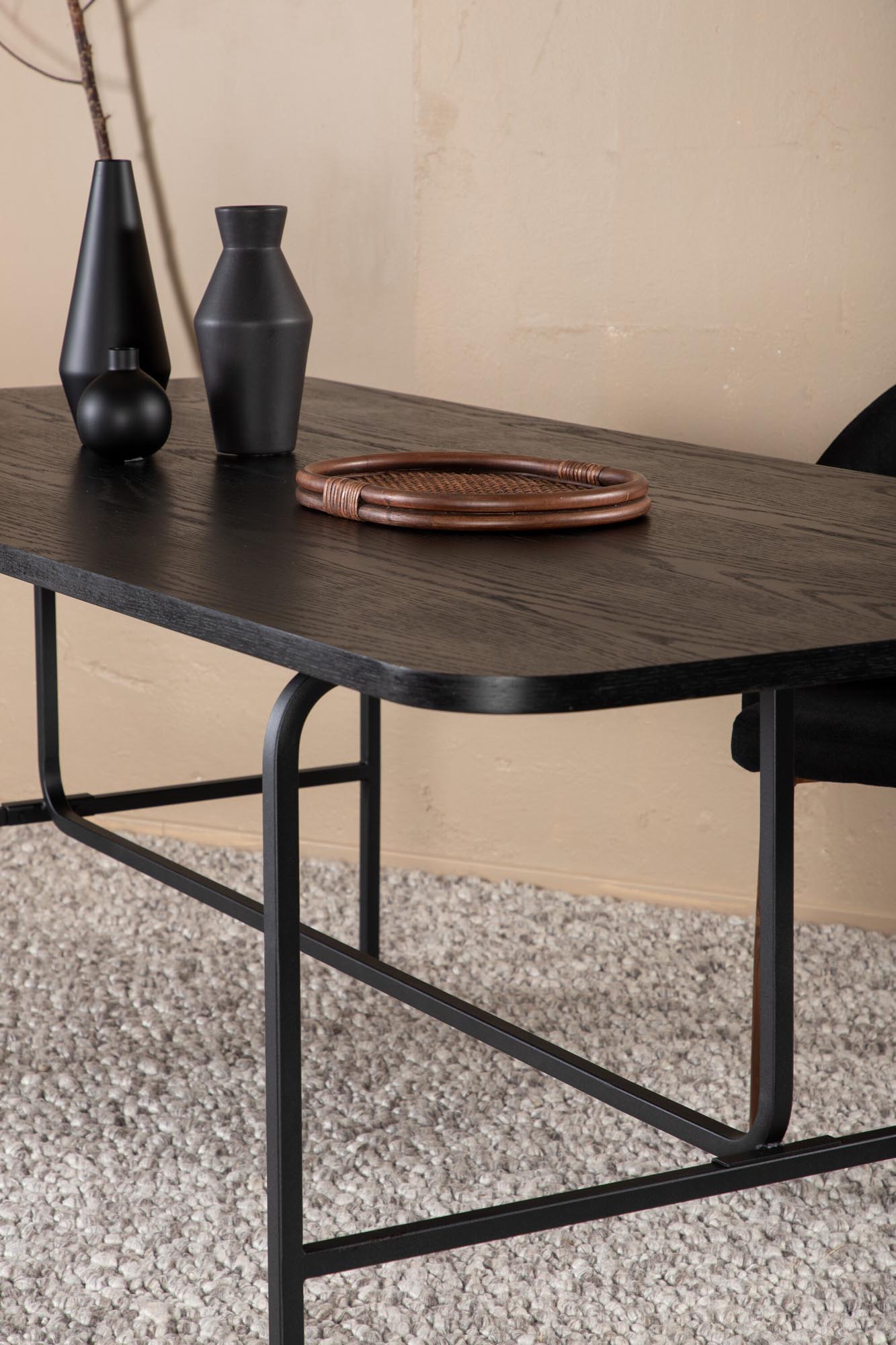 Uno Esstisch in Schwarz präsentiert im Onlineshop von KAQTU Design AG. Esstisch ist von Venture Home