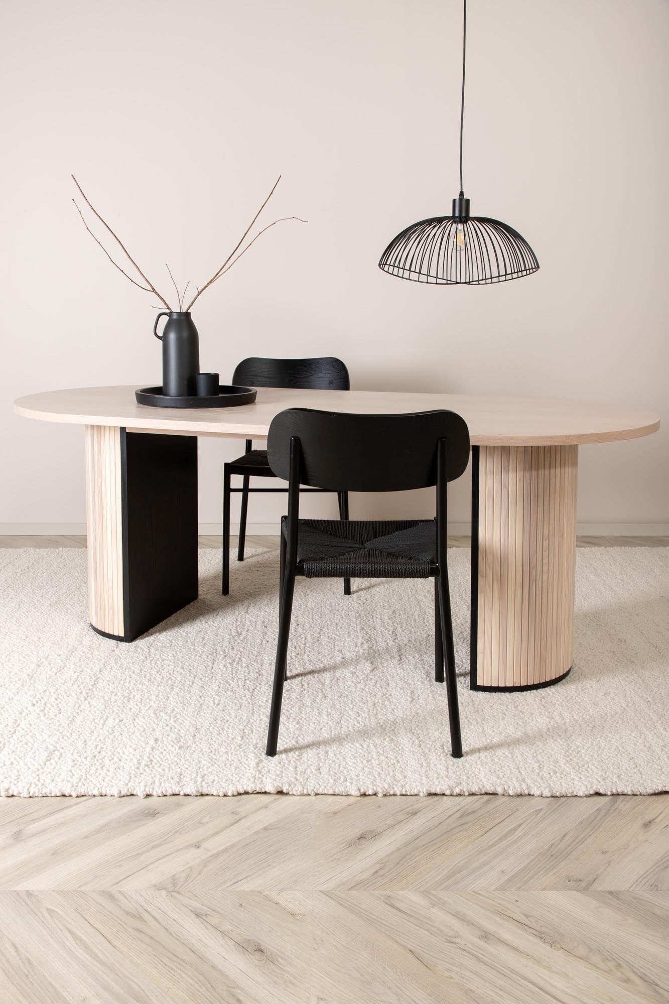 Eleganter Bianca Tisch von Venture Home in ovaler Form. Ideal für gesellige Abende und moderne Wohnkonzepte. Hochwertige MDF-Oberfläche.