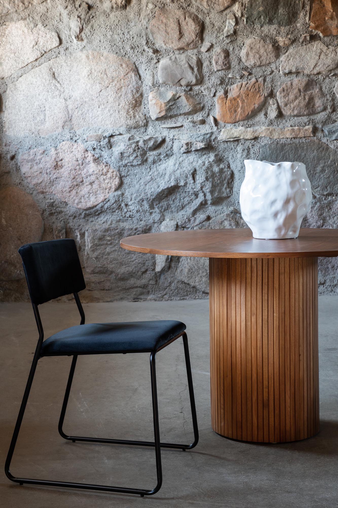 Bianca Esstisch in Nussbaum präsentiert im Onlineshop von KAQTU Design AG. Esstisch ist von Venture Home