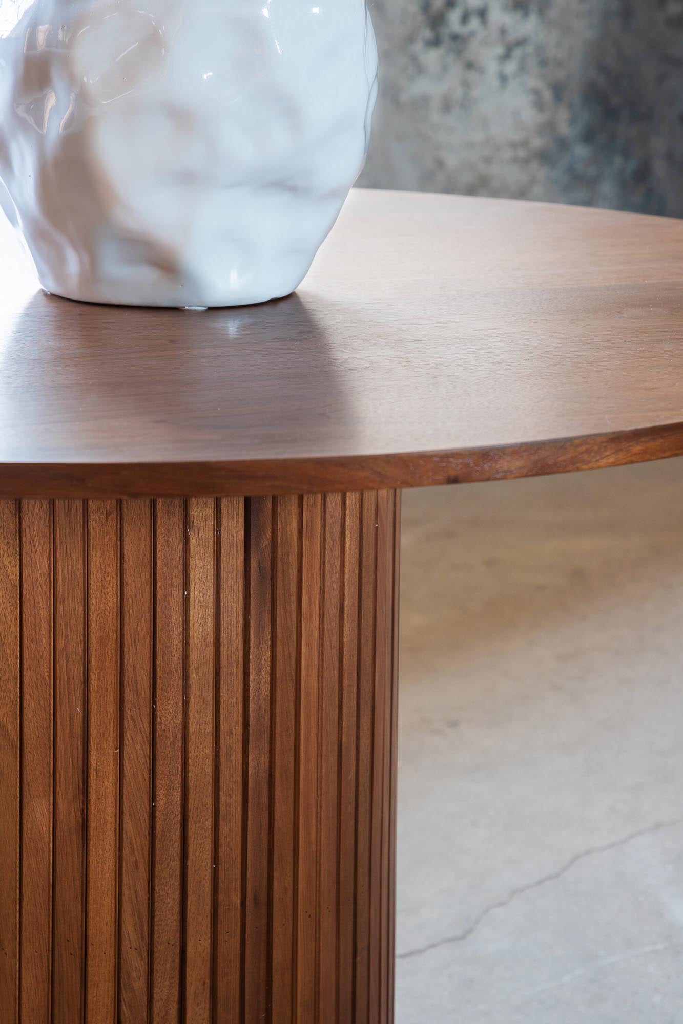 Bianca Esstisch in Nussbaum präsentiert im Onlineshop von KAQTU Design AG. Esstisch ist von Venture Home